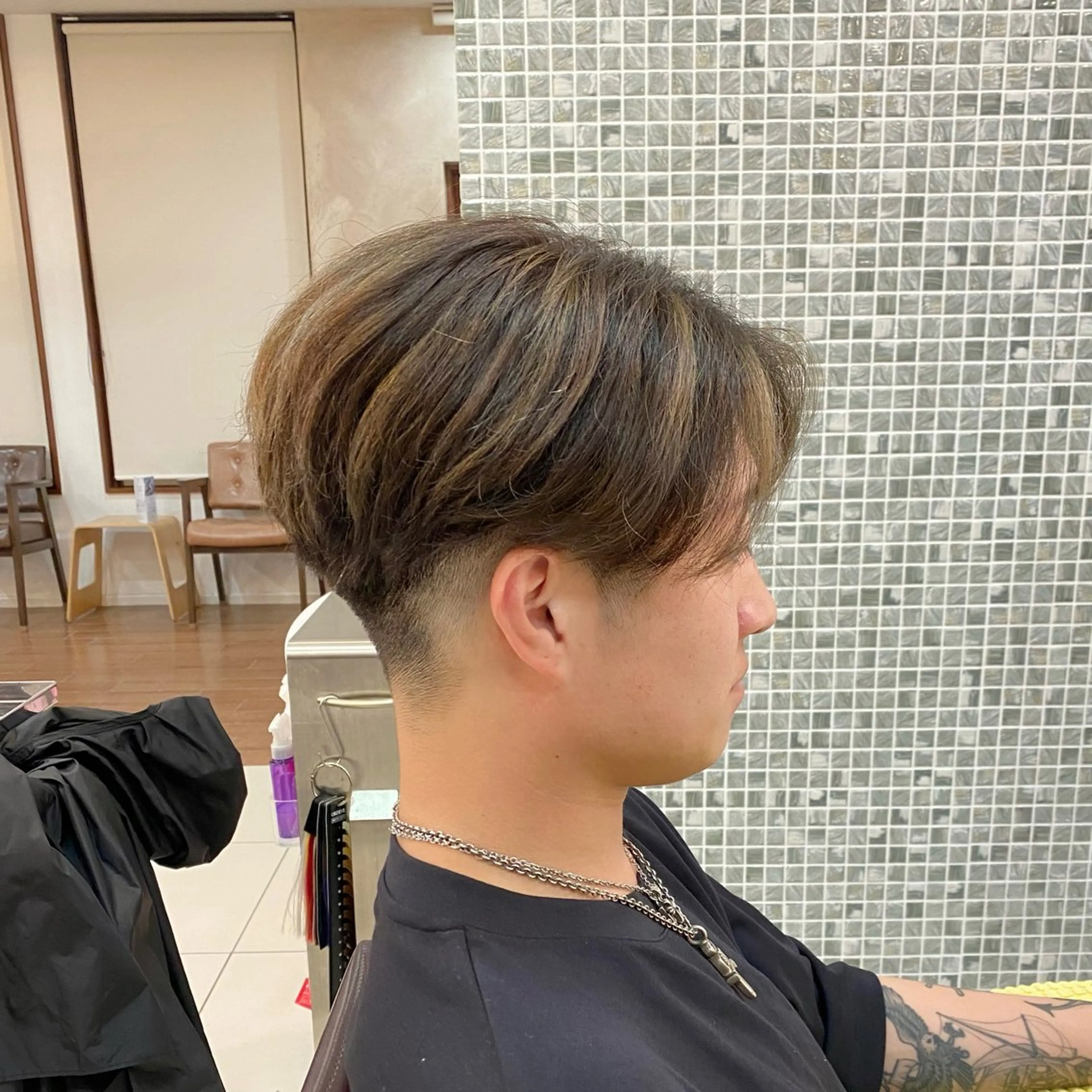 カラー メンズ メンズハイライト ハイライトカラー 林 莉瑠のヘアスタイル