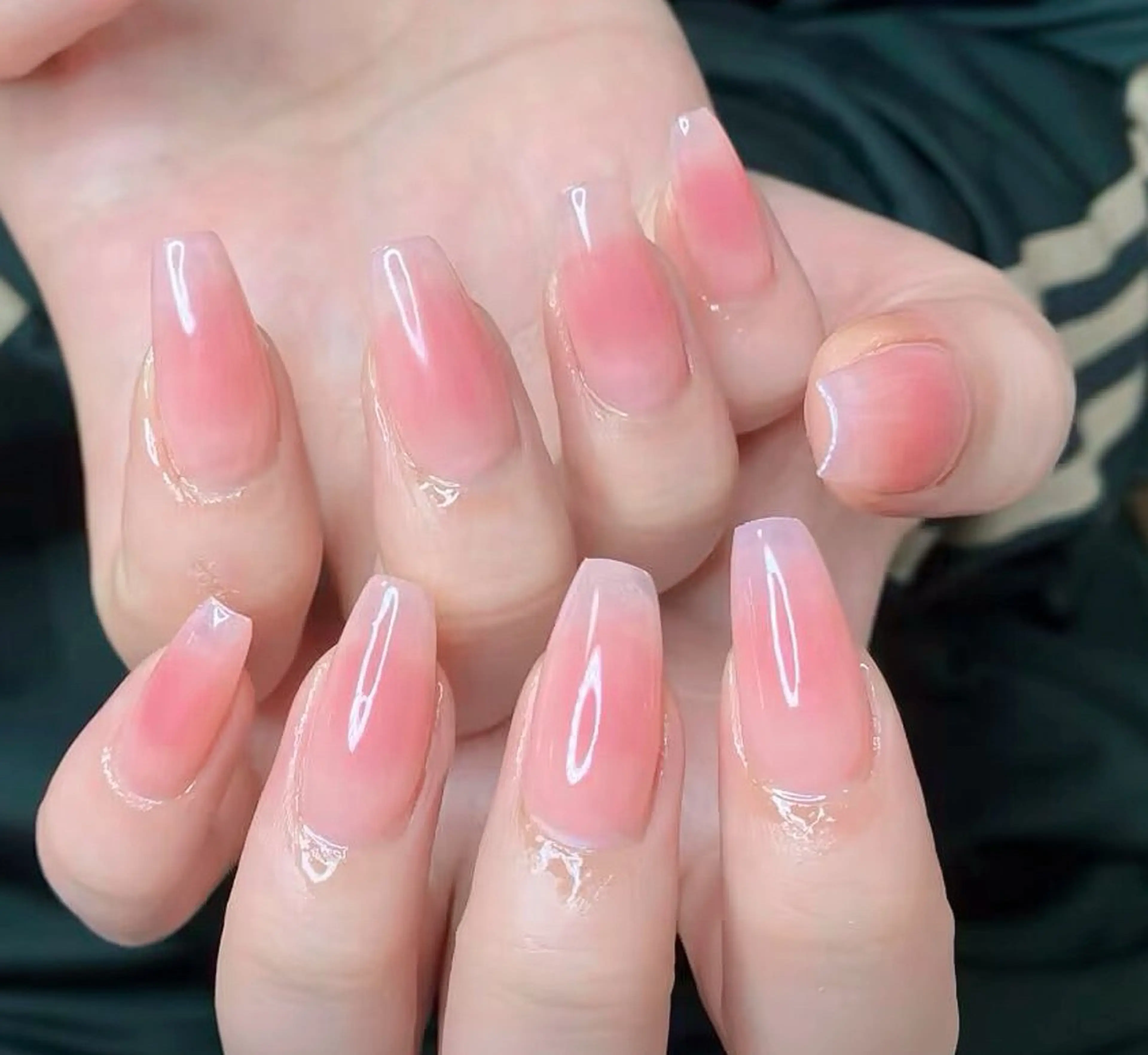 ❤️チップ長さだし❤️チークワンホンネイル💅or カラグラ💕ちゅるんネイルの写真