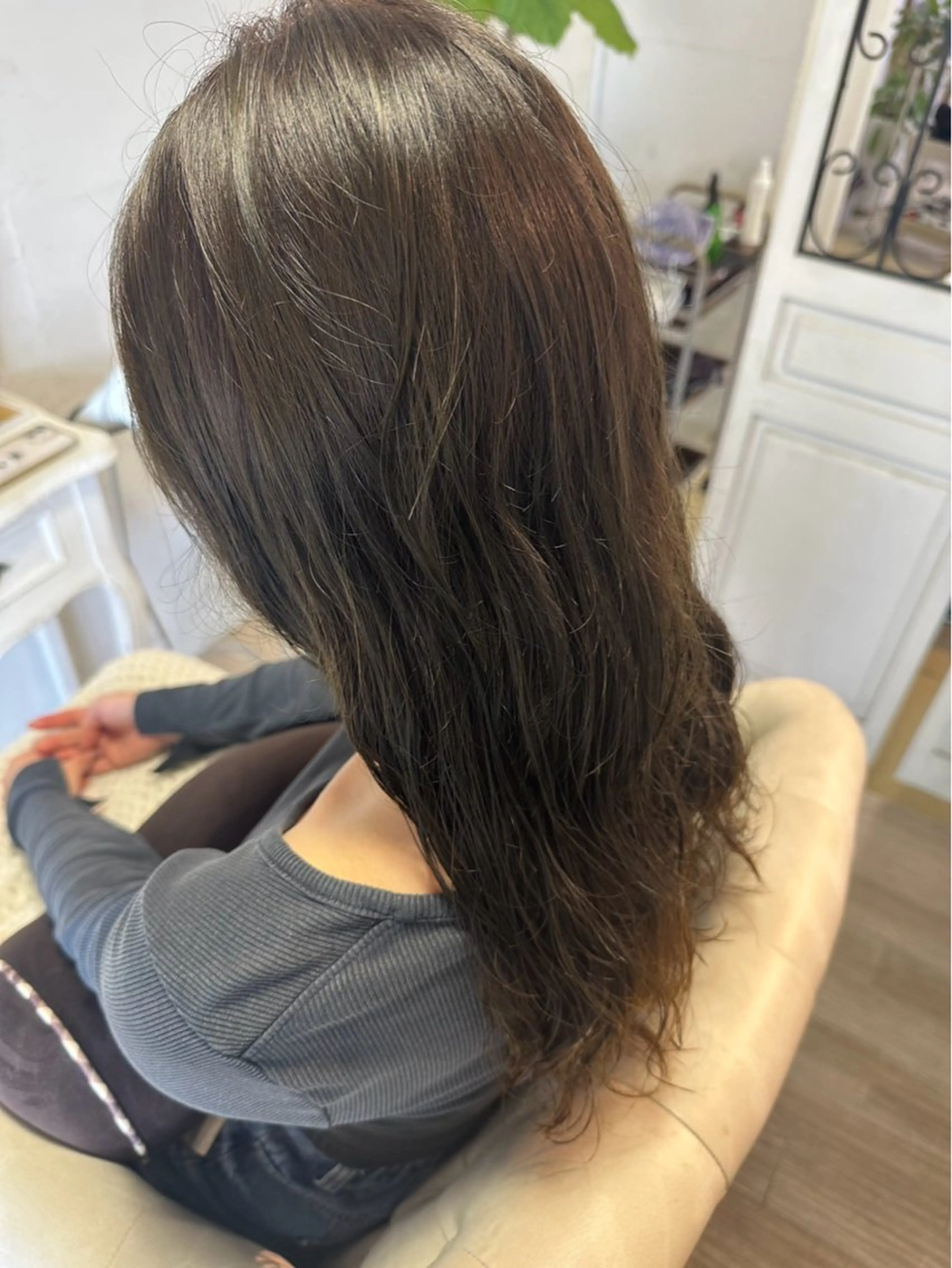 艶カラー＋お席で出来るヘッドスパの写真