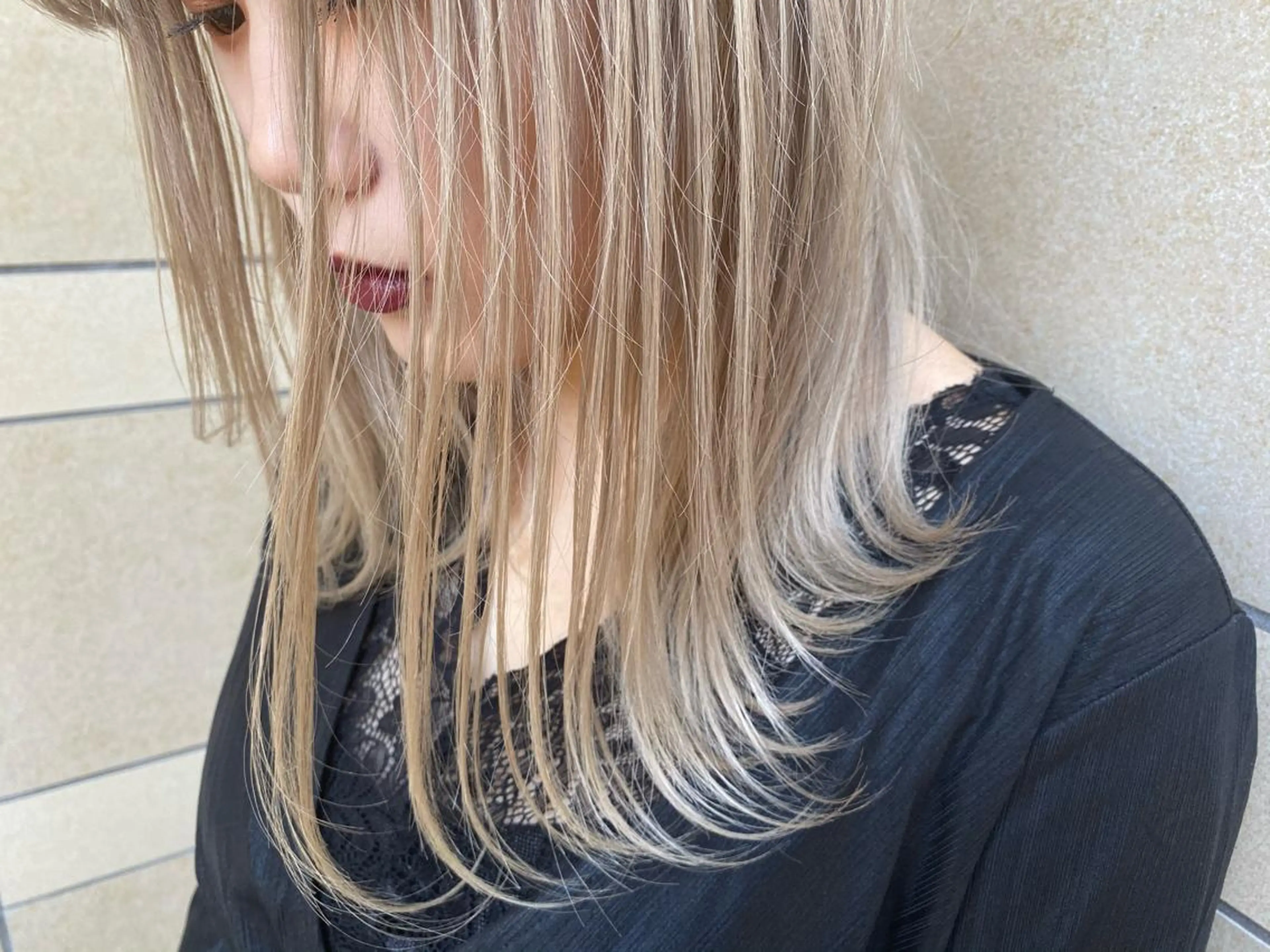 セミロング カラー ブリーチ メンズ縮毛矯正 ニュアンスパーマのヘアスタイル