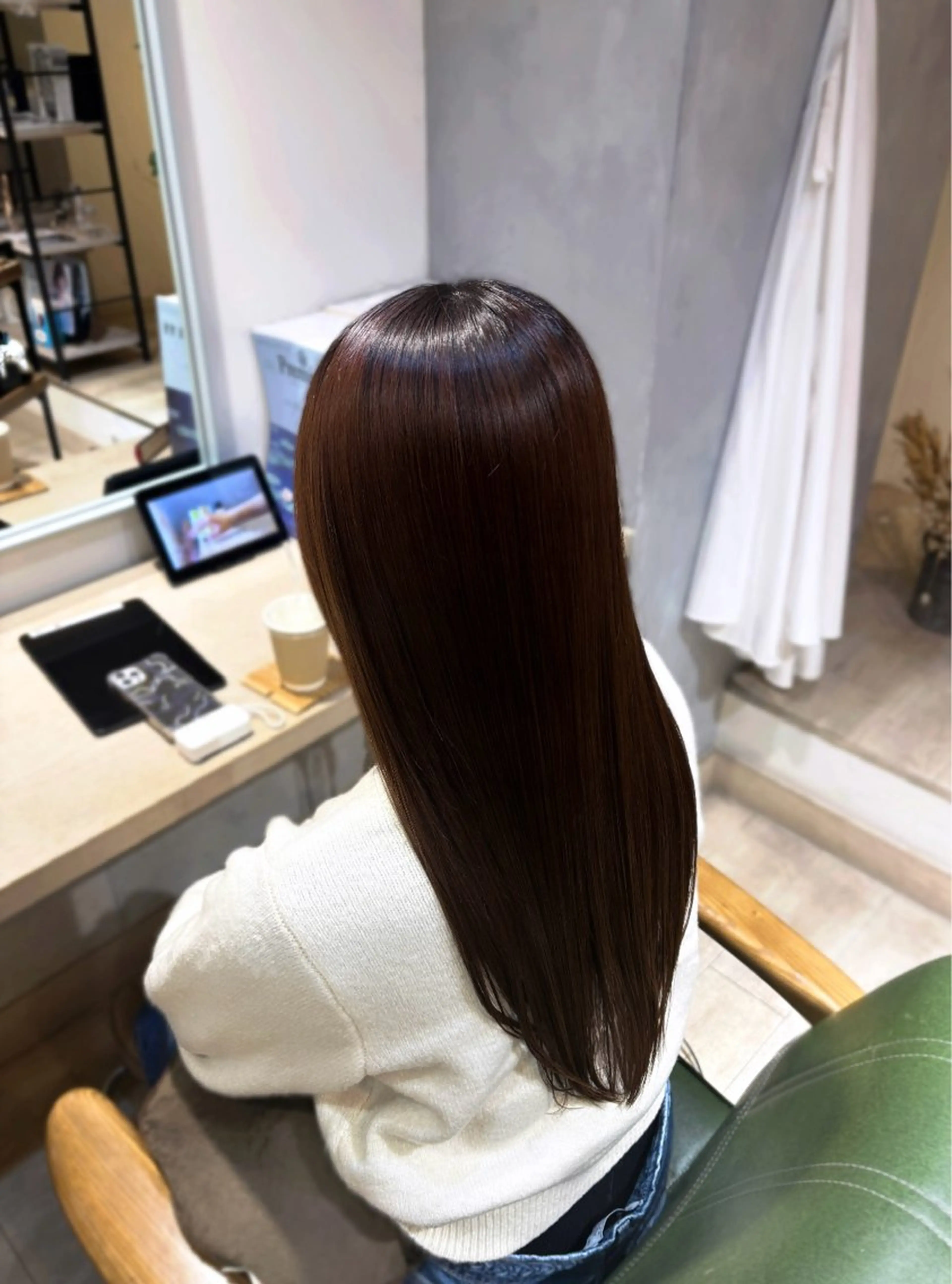 ロング ヘアカラー ROCCO saraのヘアスタイル