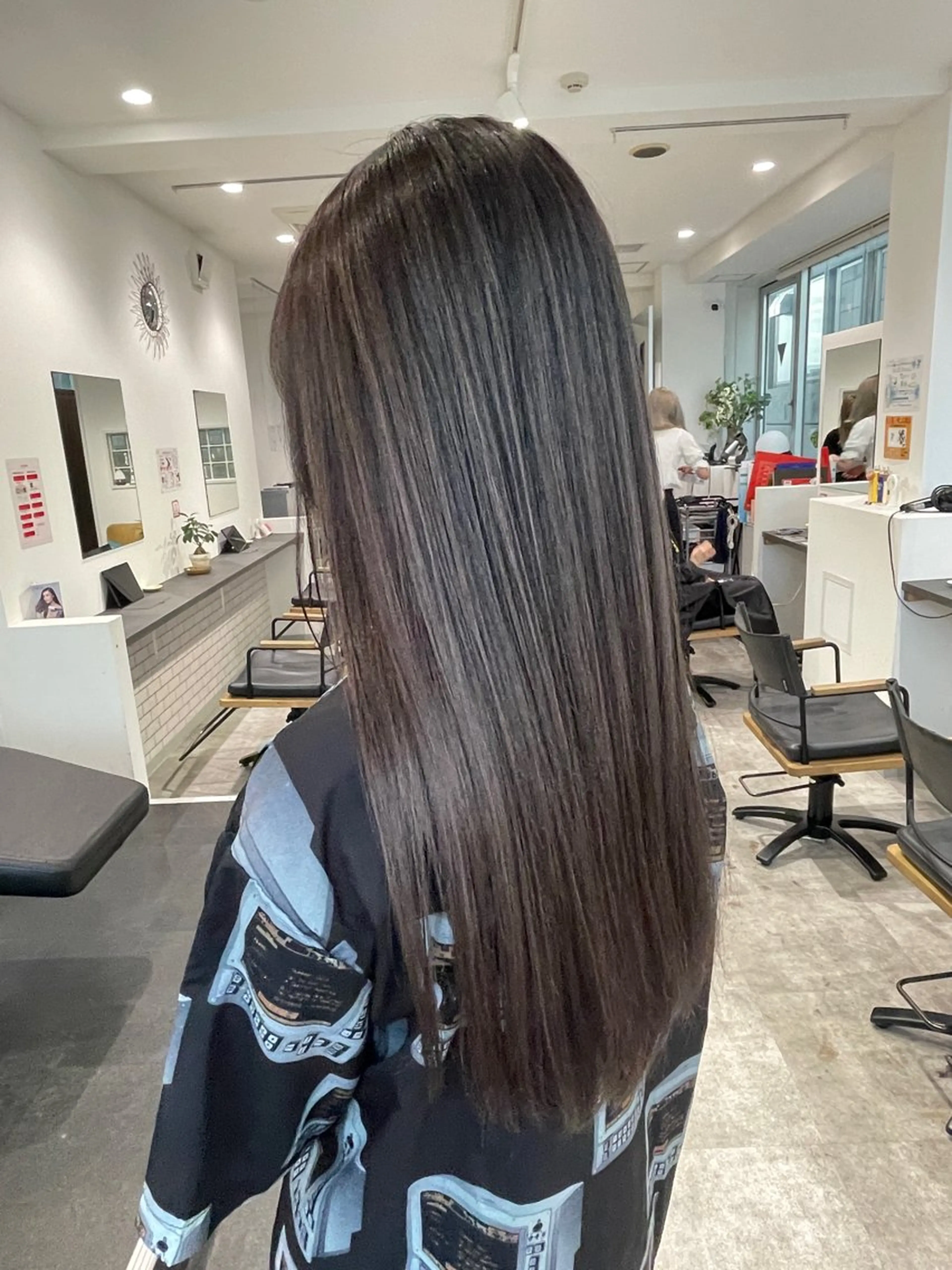 ロング カラー ブリーチ/ベージュ /レイヤー/ひよりのヘアスタイル