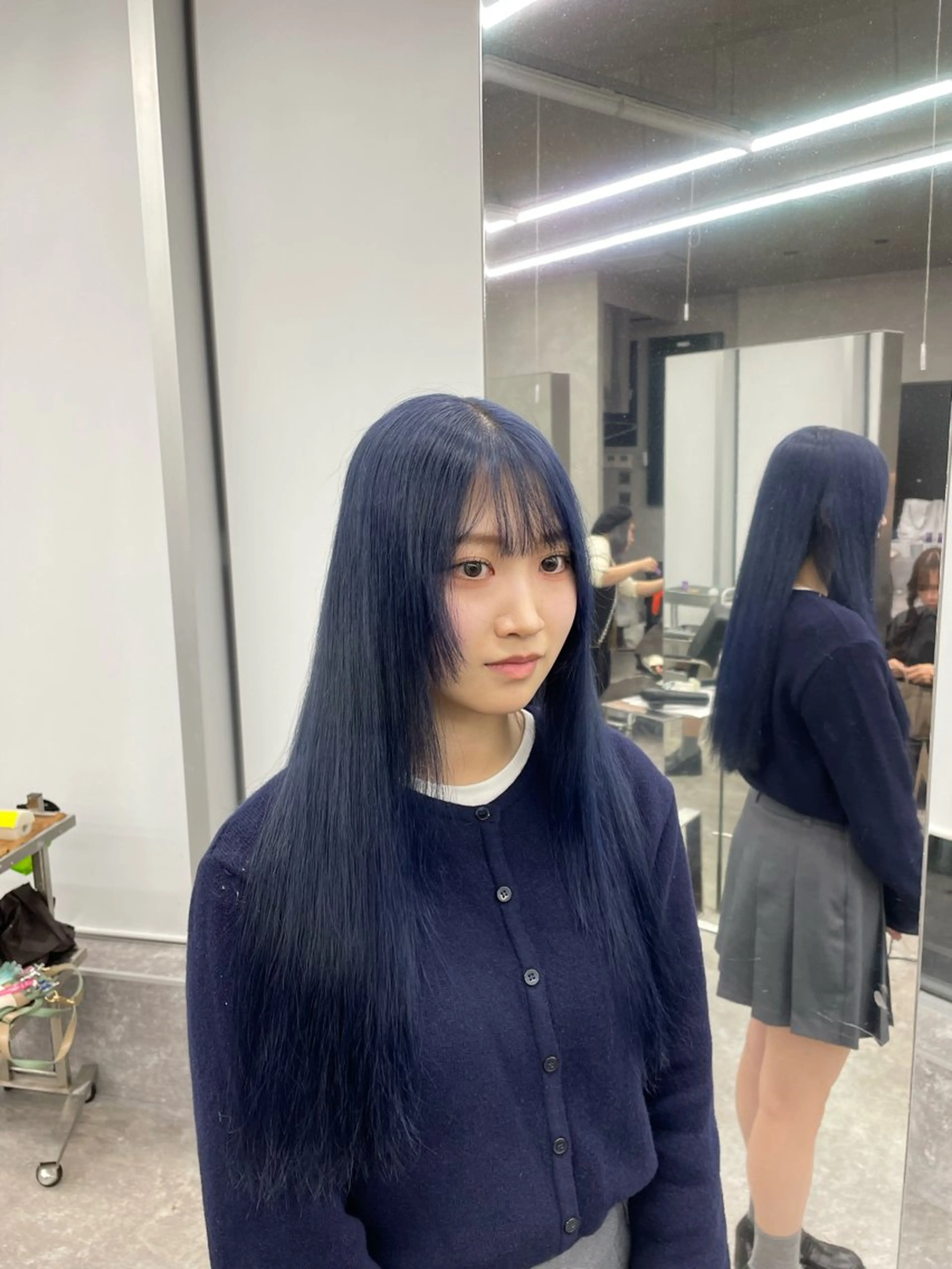 ロング カラー ヘアアレンジ ブリーチ ブルーカラー ハイトーンカラー ネイビーカラー 髪質改善 ヘアカラー トリートメント 神戸三宮ダメージレス ブリーチ特化 麟太郎のヘアスタイル