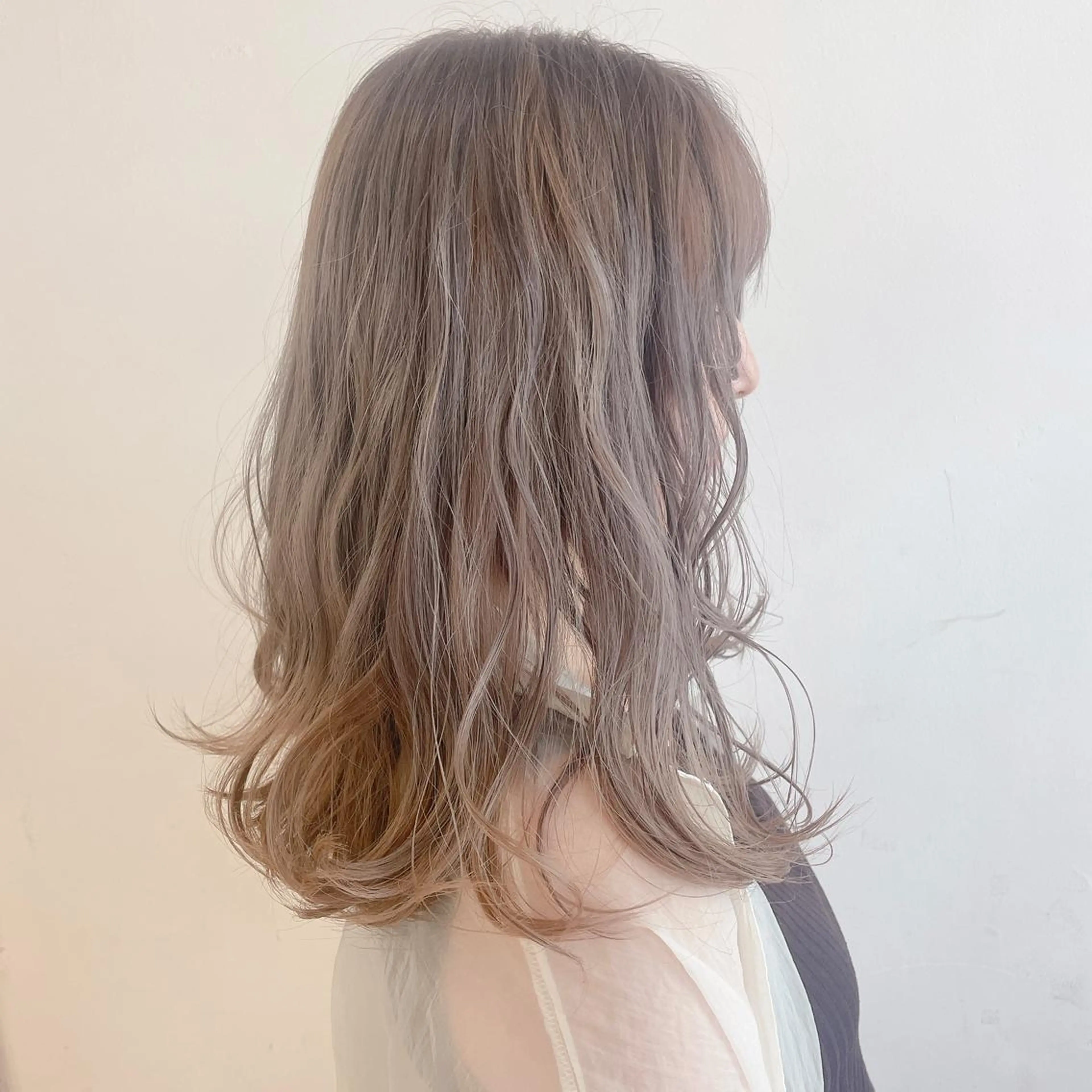 ミディアム カラー バレイヤージュ ブリーチ ケアブリーチ ダブルカラー イヤリングカラー ヘアカラー トリートメント デザインカラー 髪質改善Lilithのその他イメージ