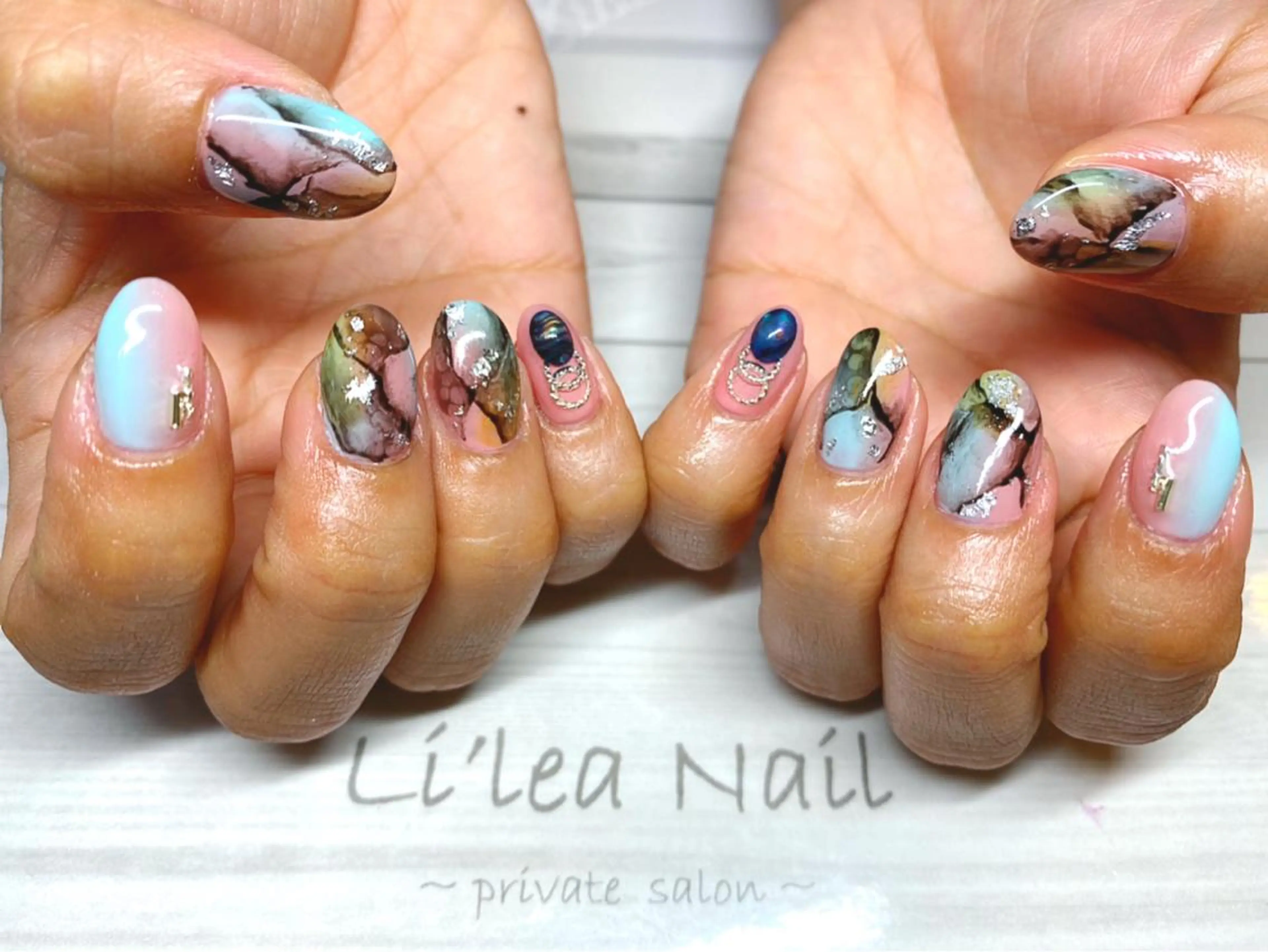 ネイル Li'leaNail AINAのネイルデザイン
