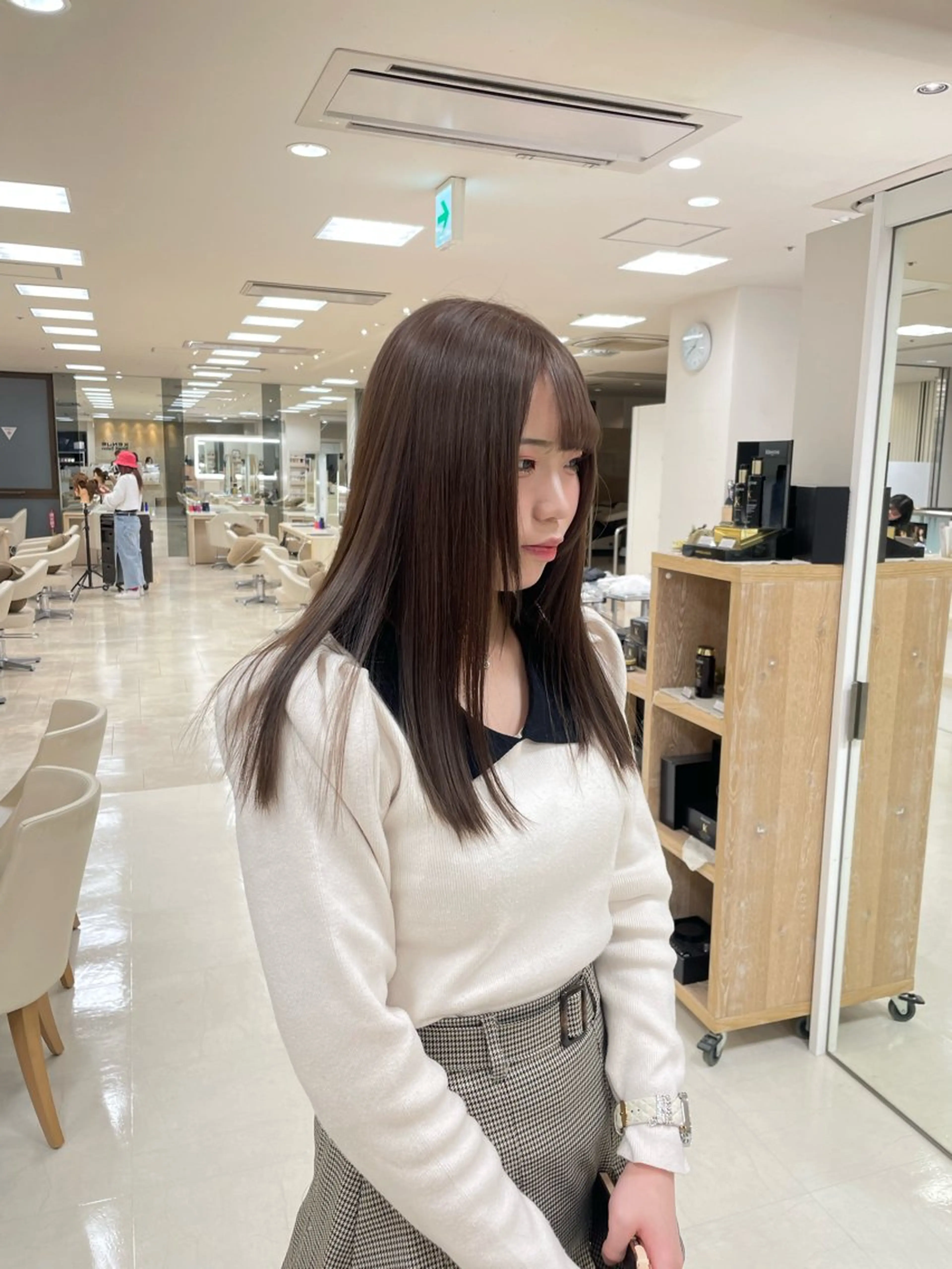 ロング カラー シャドウパーマ／骨格 矯正カット　トモキのヘアスタイル