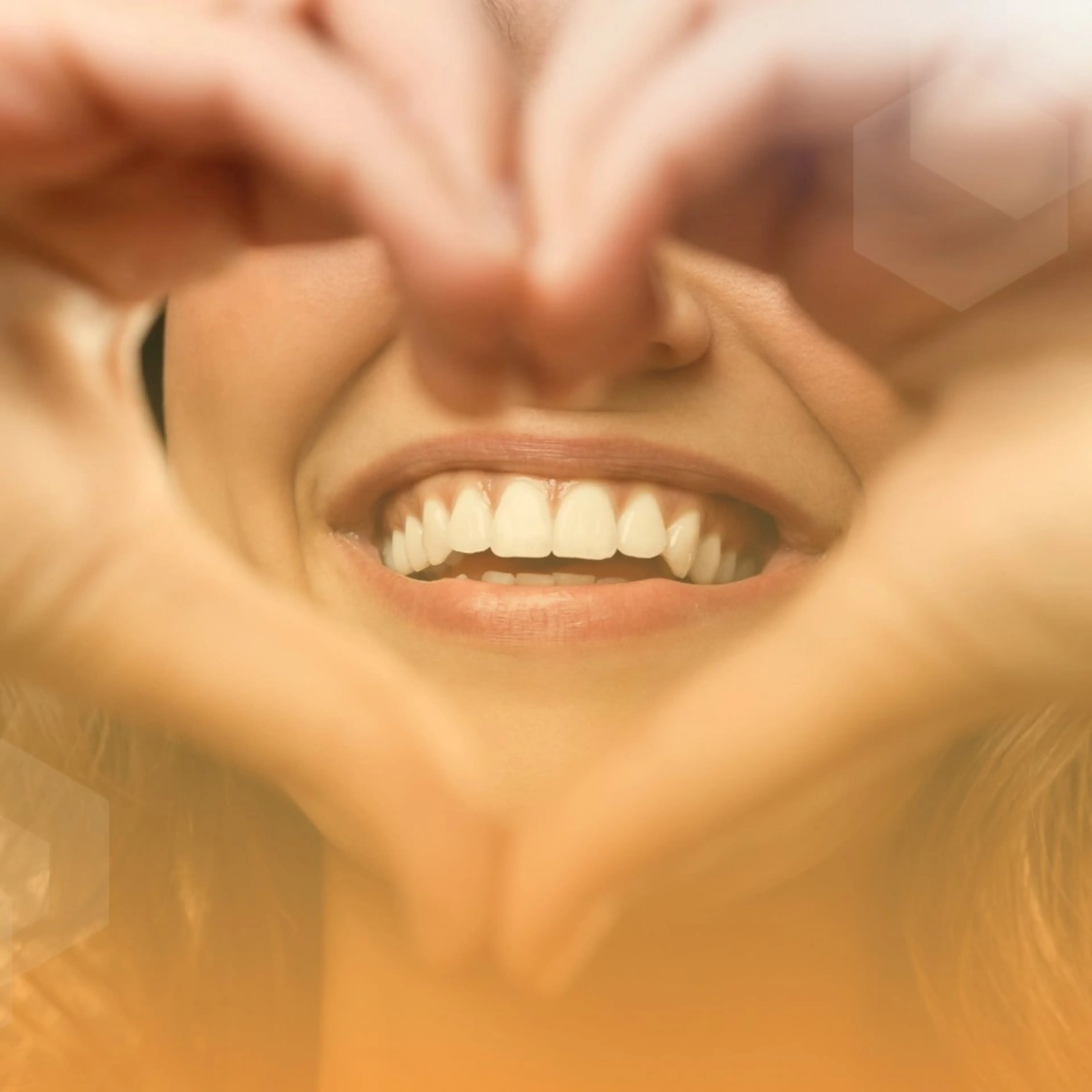 【U24ミニモ学割】1日3組限定！写真映りが変わる✨スペシャルホワイトニングライト（6分×3回照射）の写真