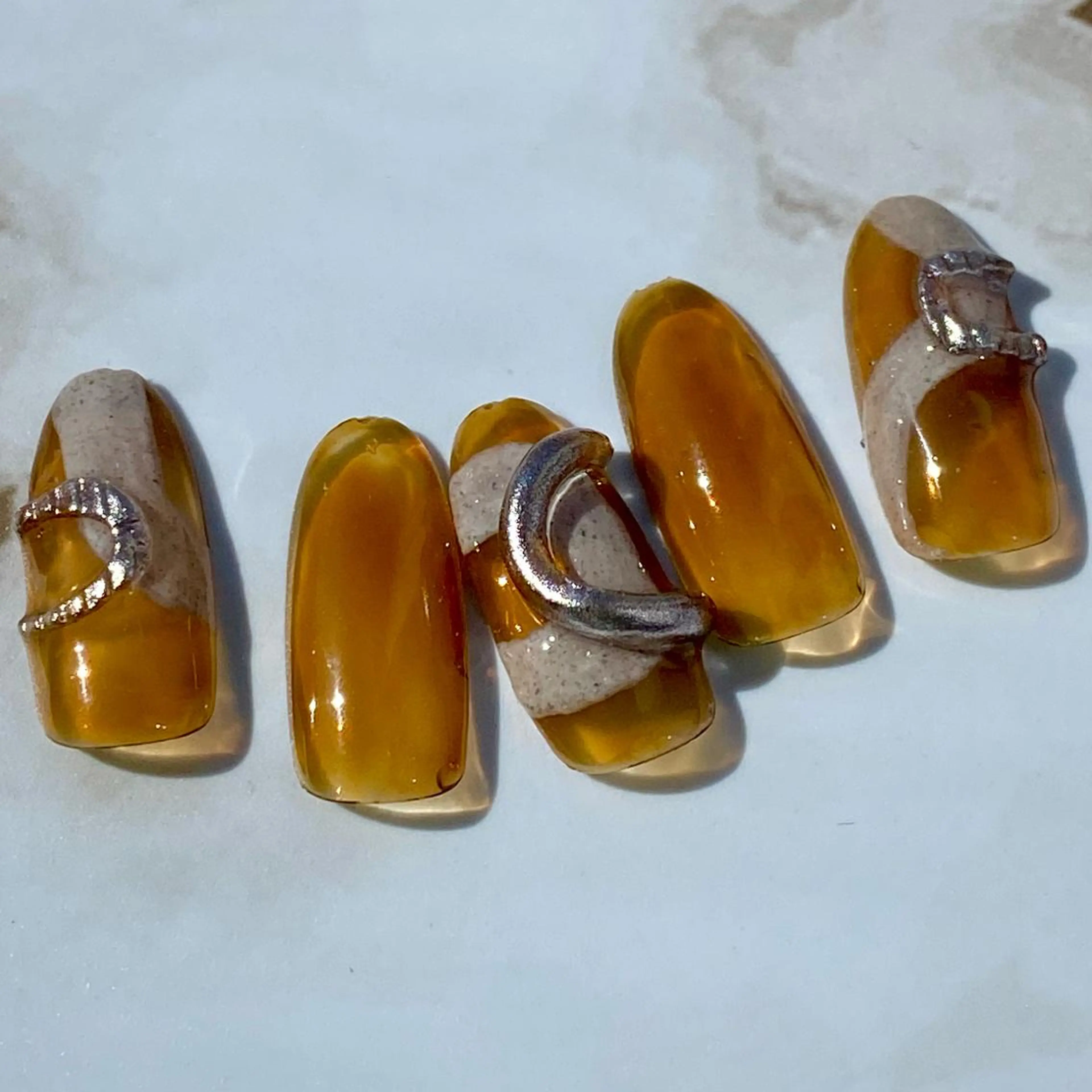 ネイル マグネットネイル ニュアンスネイル 春ネイル 冬ネイル C&C シーアンドシーのネイルデザイン