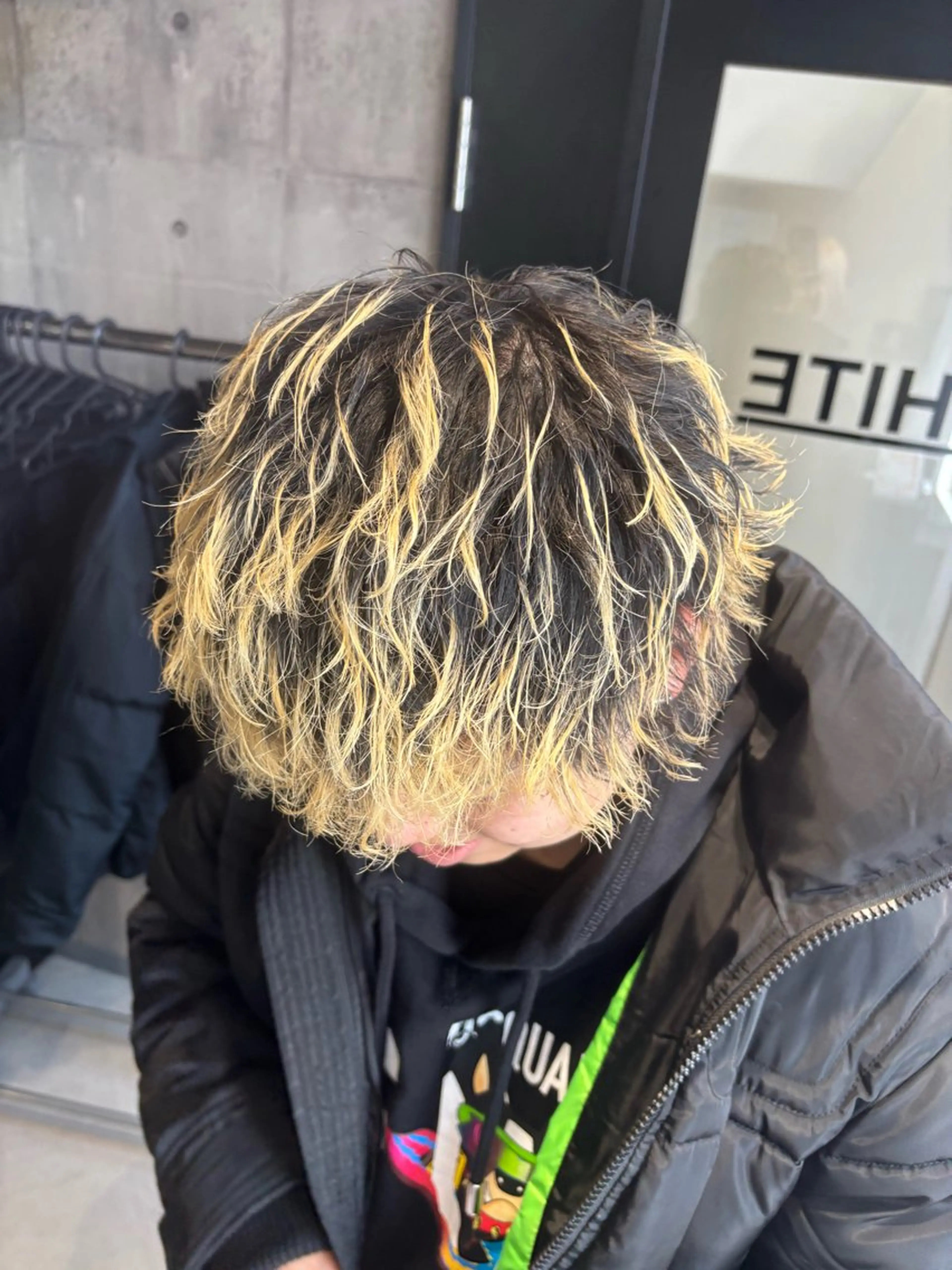 パーマ メンズ メンズブリーチ メンズパーマ カット パーマ トリートメント _WHITE / KENTOのヘアスタイル