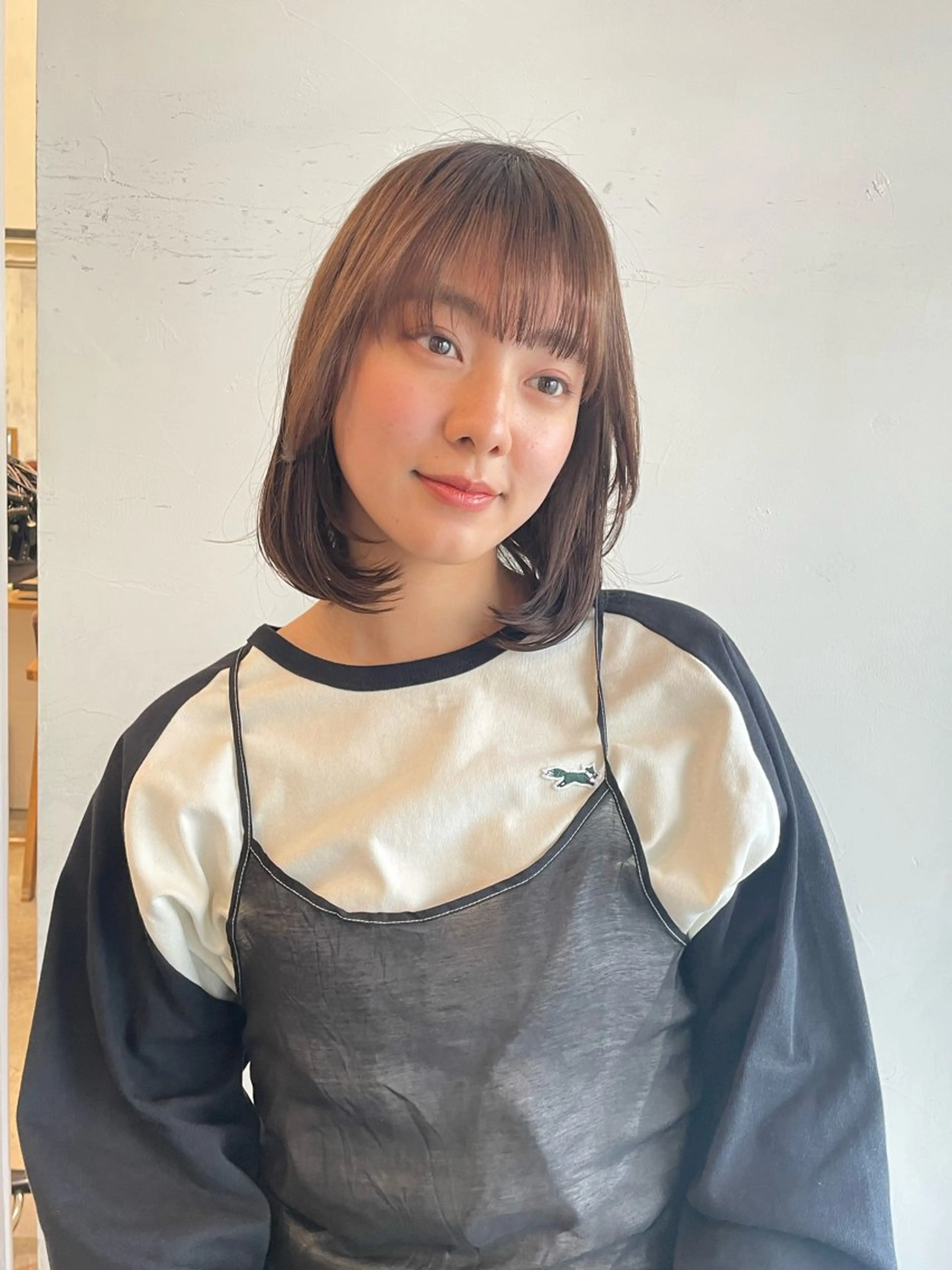 ミディアム 米澤 由衣のヘアスタイル