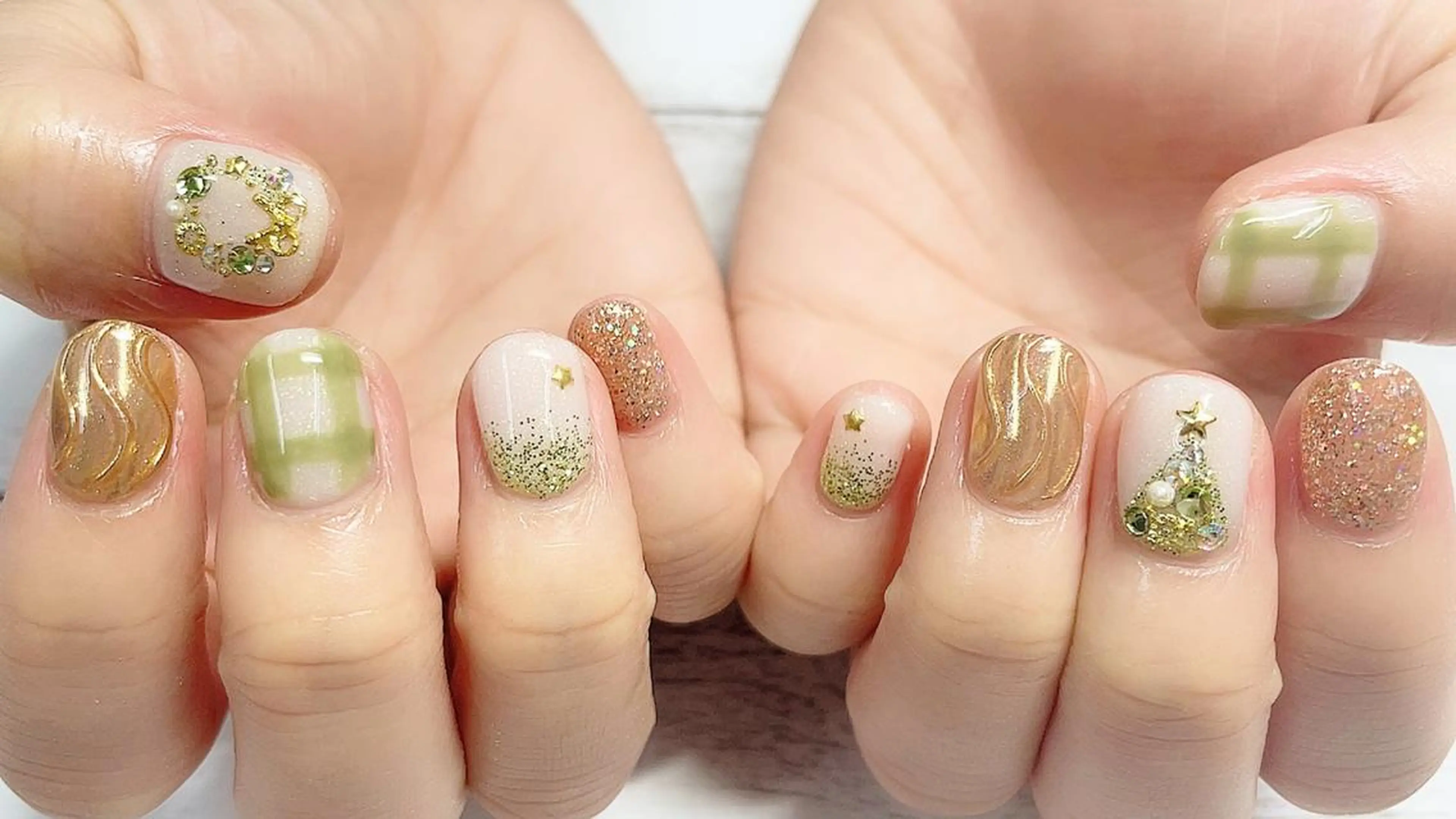 ショート ネイル ハンドネイル リラネイル Aikenのネイルデザイン