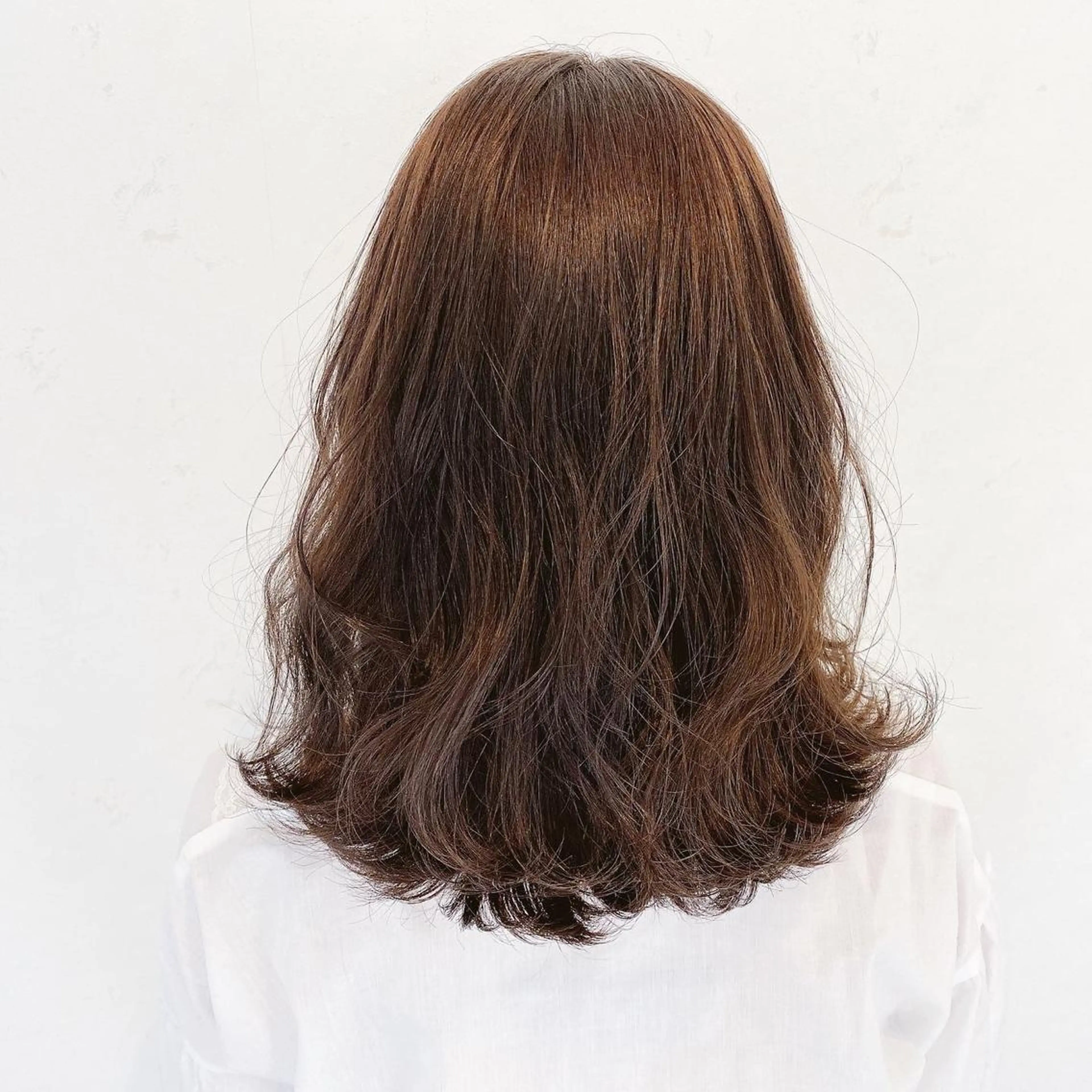 ミディアム カラー 伊藤 さやかのヘアスタイル