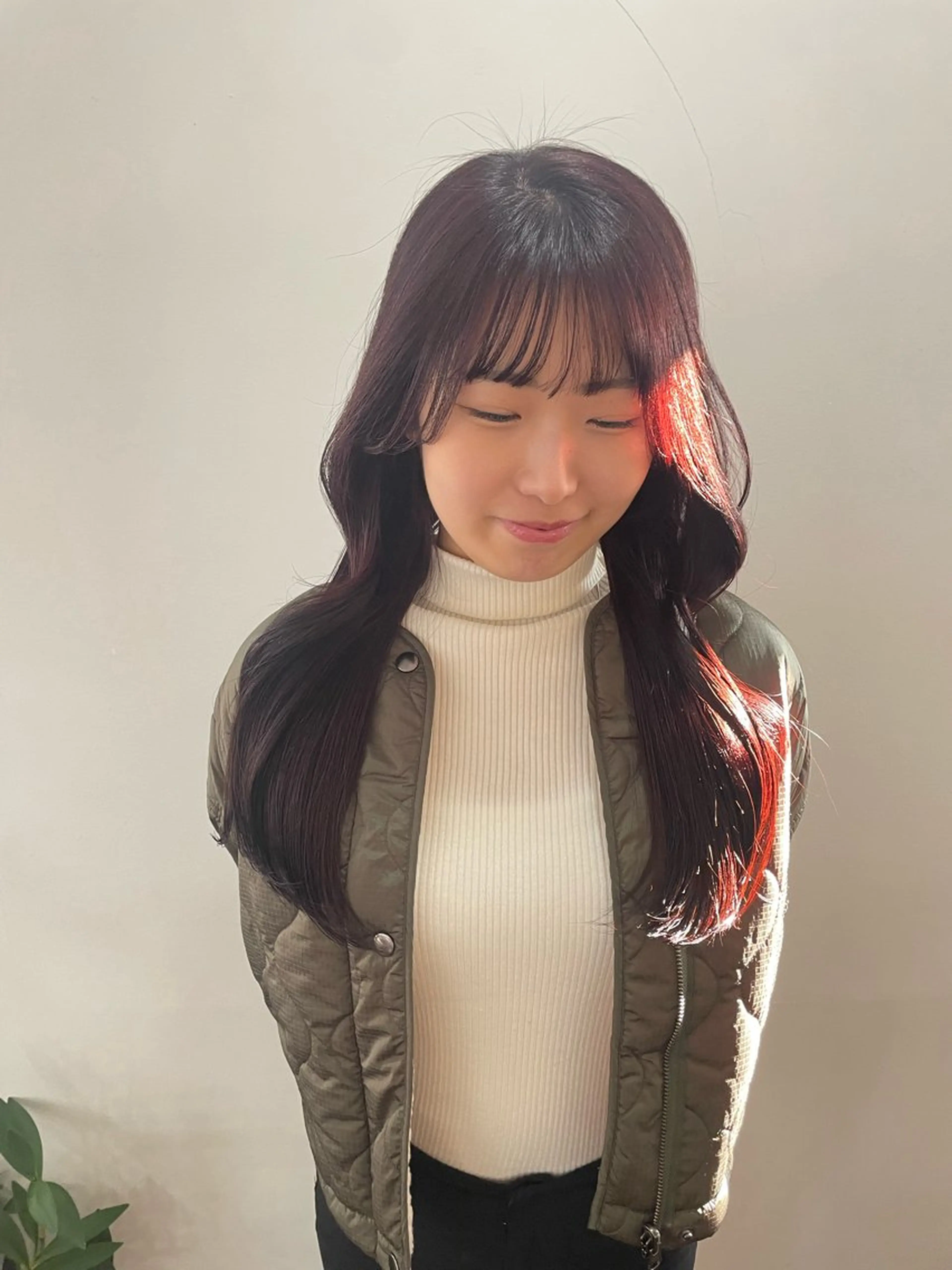 ロング カラー ブリーチ ケアブリーチ カシス イヤリングカラー インナーカラー mopa_kaede 暖色カラー/ロングのヘアスタイル