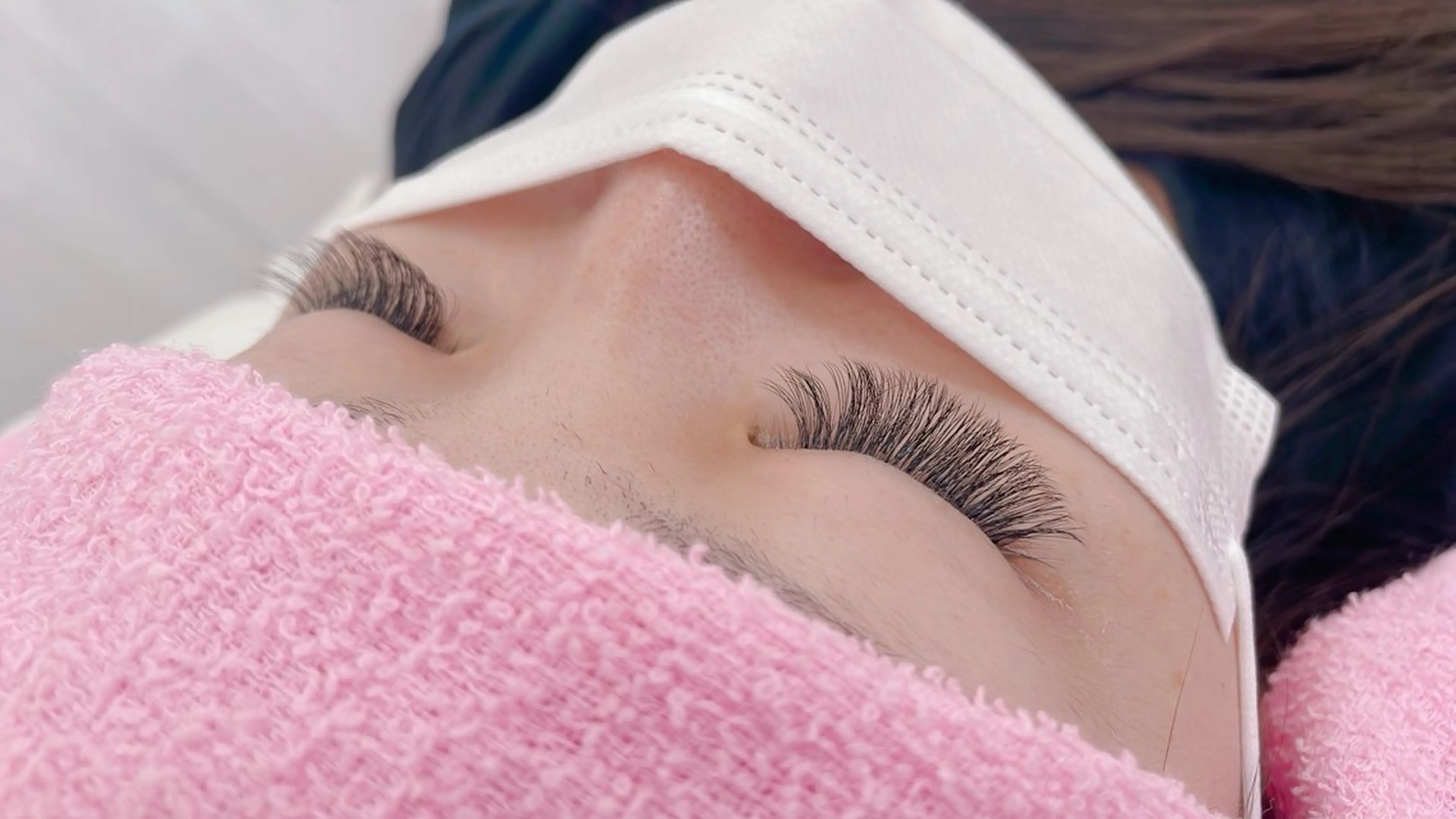 マツエク・マツパ ボリュームラッシュ tsumugi .の眉毛・アイブロウイメージ