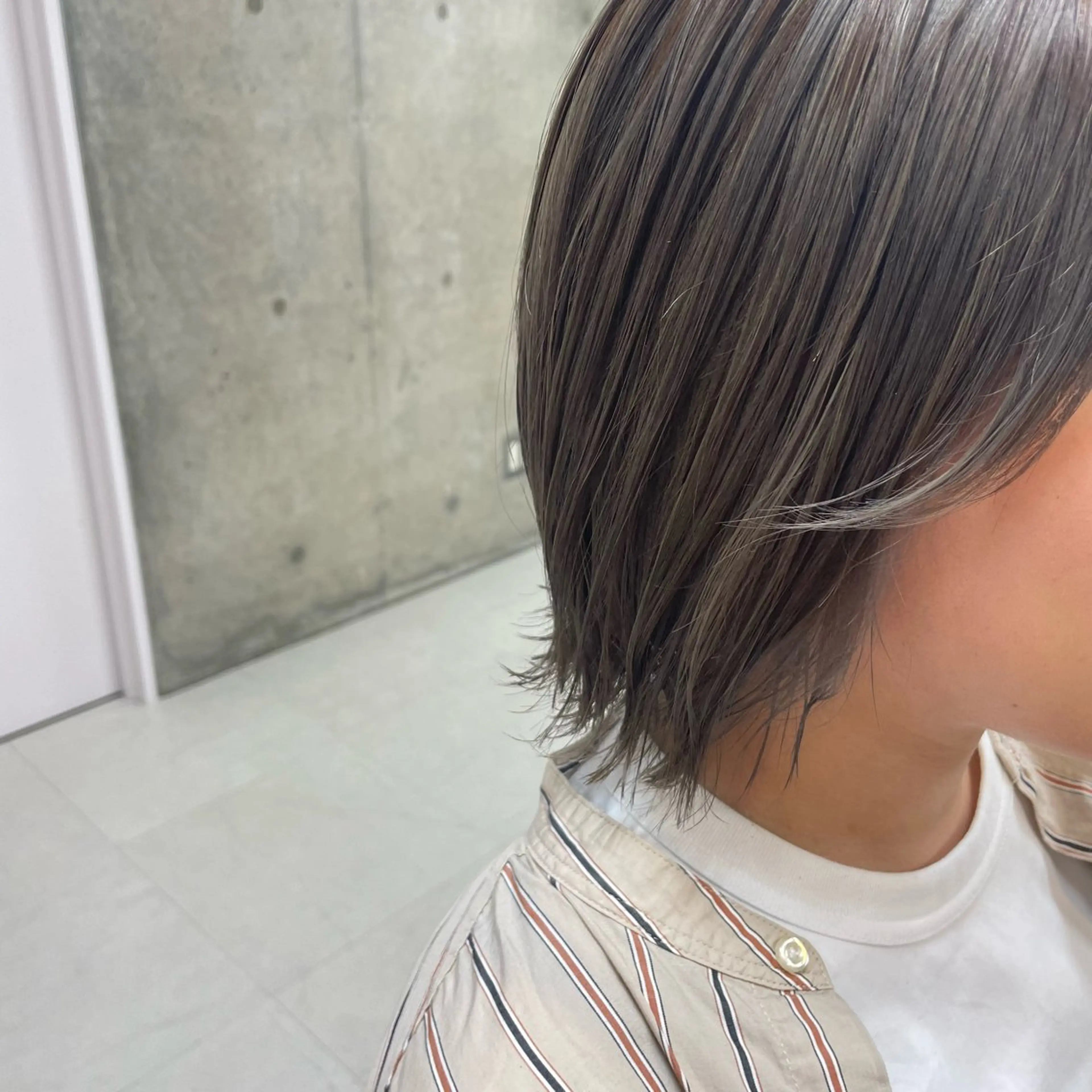 ショート カラー ブリーチ カット ヘアカラー 坂本 沙也加のヘアスタイル