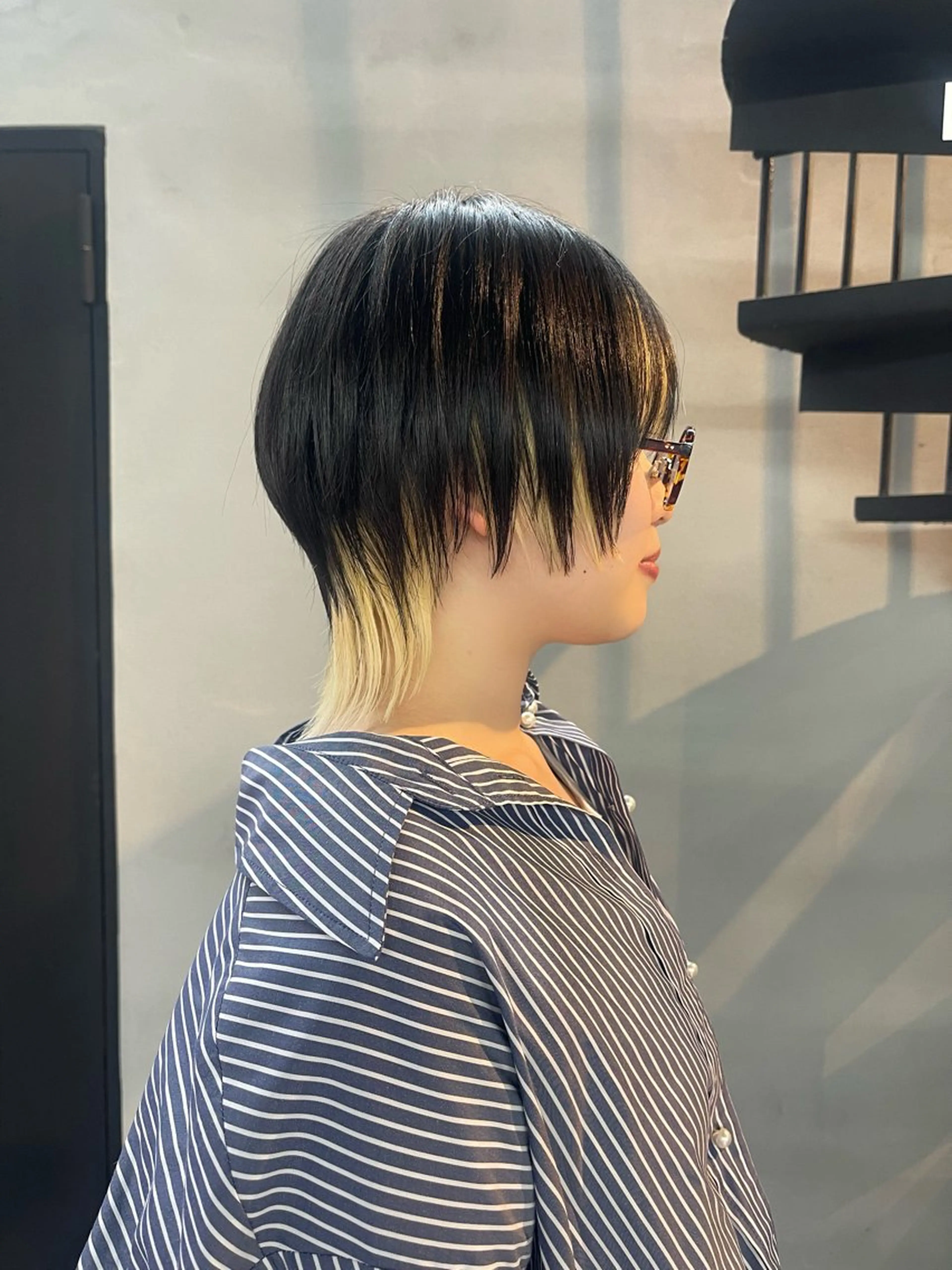 ショート カラー ブリーチ 抜きっぱなしブロンド インナーカラー カット ヘアカラー 柏 ウルフ/レイヤー 田中佐和🐺のヘアスタイル