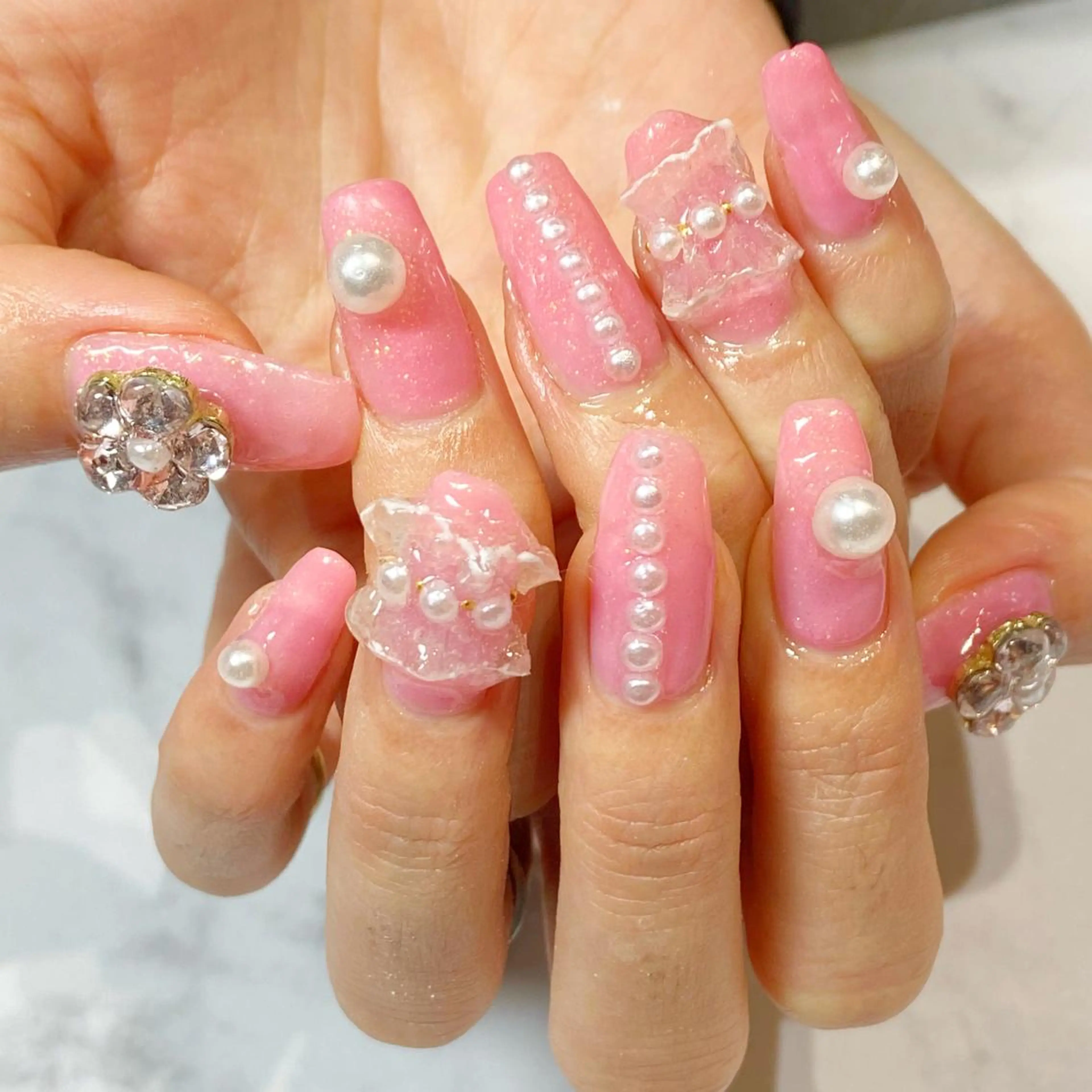 ネイル 持ち込み ストーンネイル YUN 💅のネイルデザイン