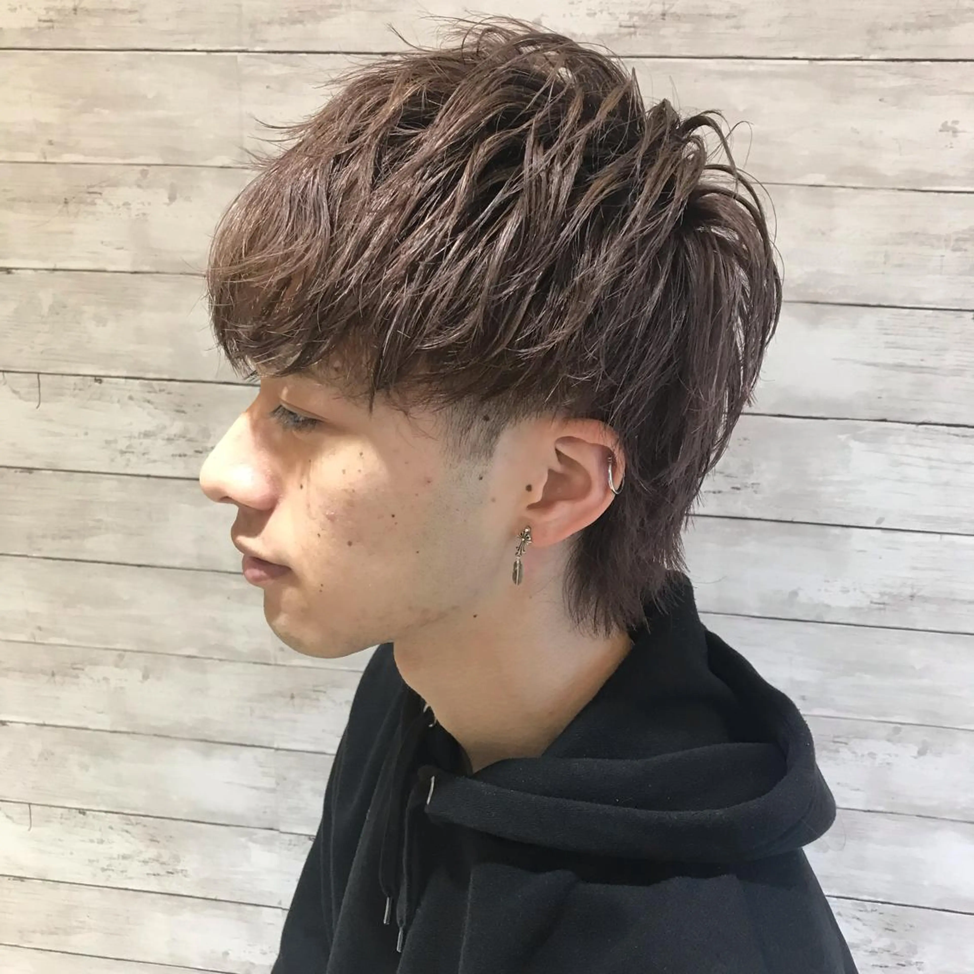 メンズ メンズハイトーン ツーブロック メンズウルフカット ウルフカット 関 桃子のヘアスタイル