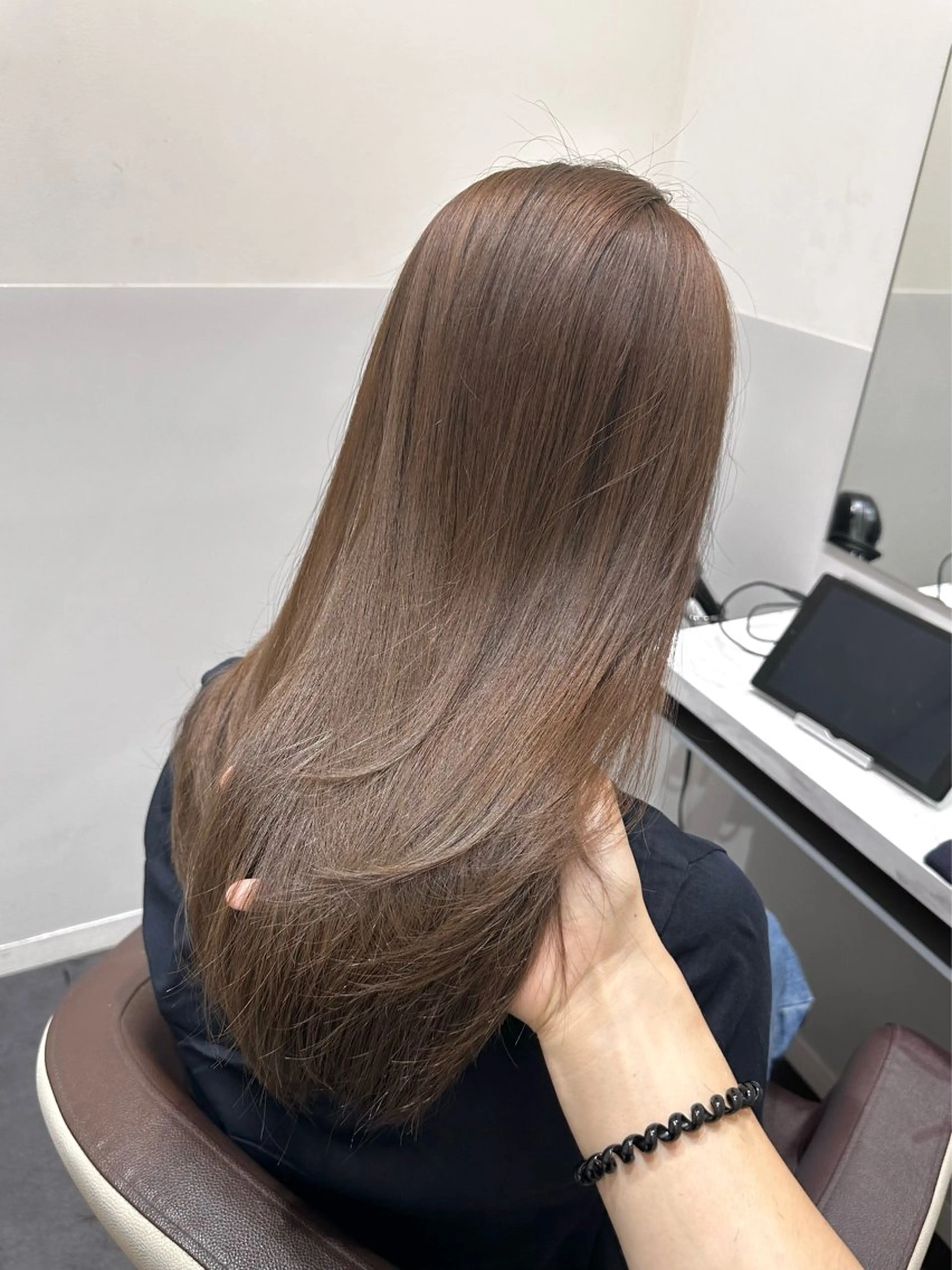 ロング カラー ベージュカラー ブリーチ ブリーチなしカラー カット ヘアカラー トリートメント 矢野 晃平のヘアスタイル