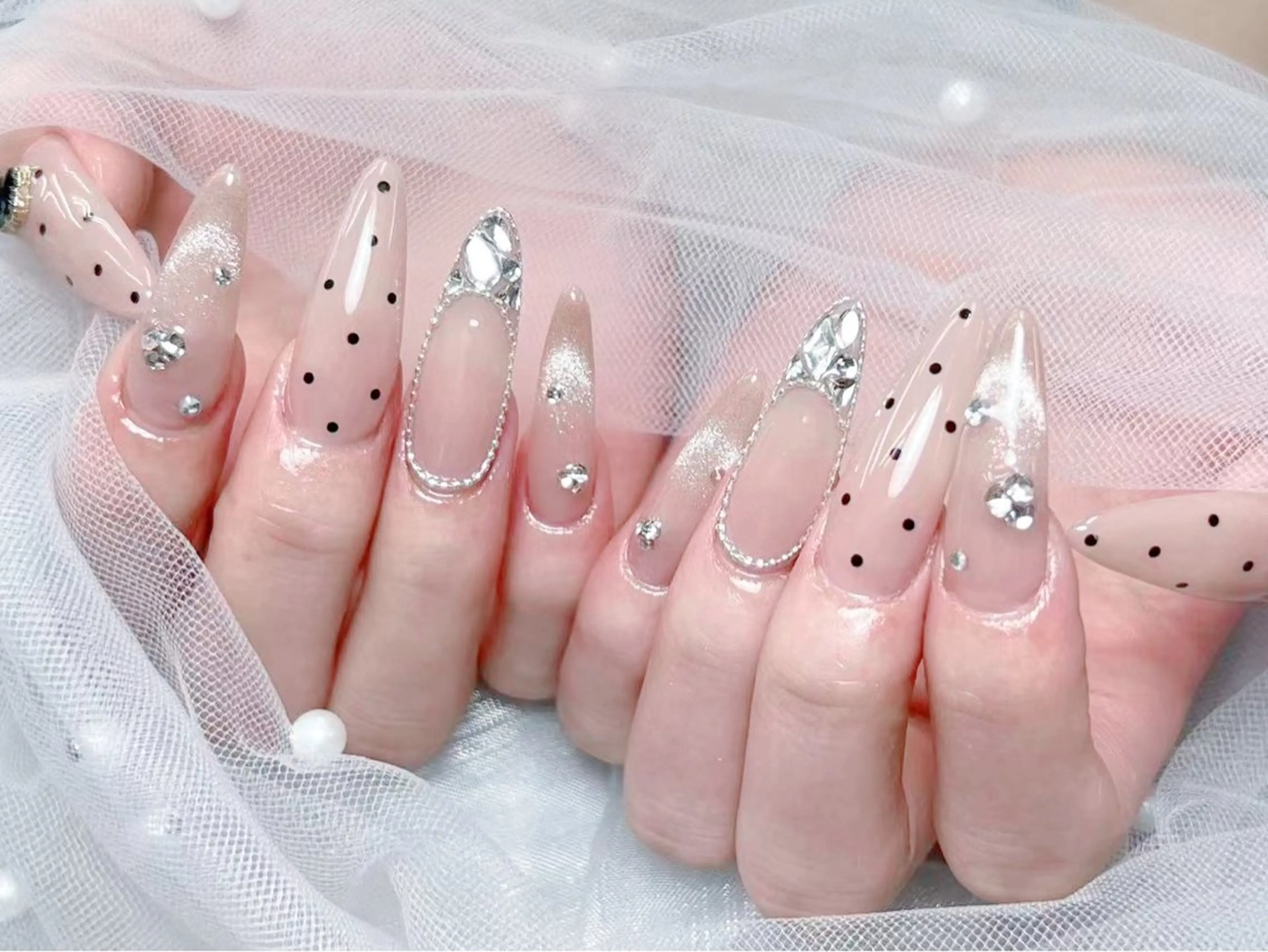 メンズ ネイル メンズ韓国風 アートネイル フレンチネイル ジェルネイル キラキラネイル ハンドネイル Bloom スカルプ専門店のネイルデザイン