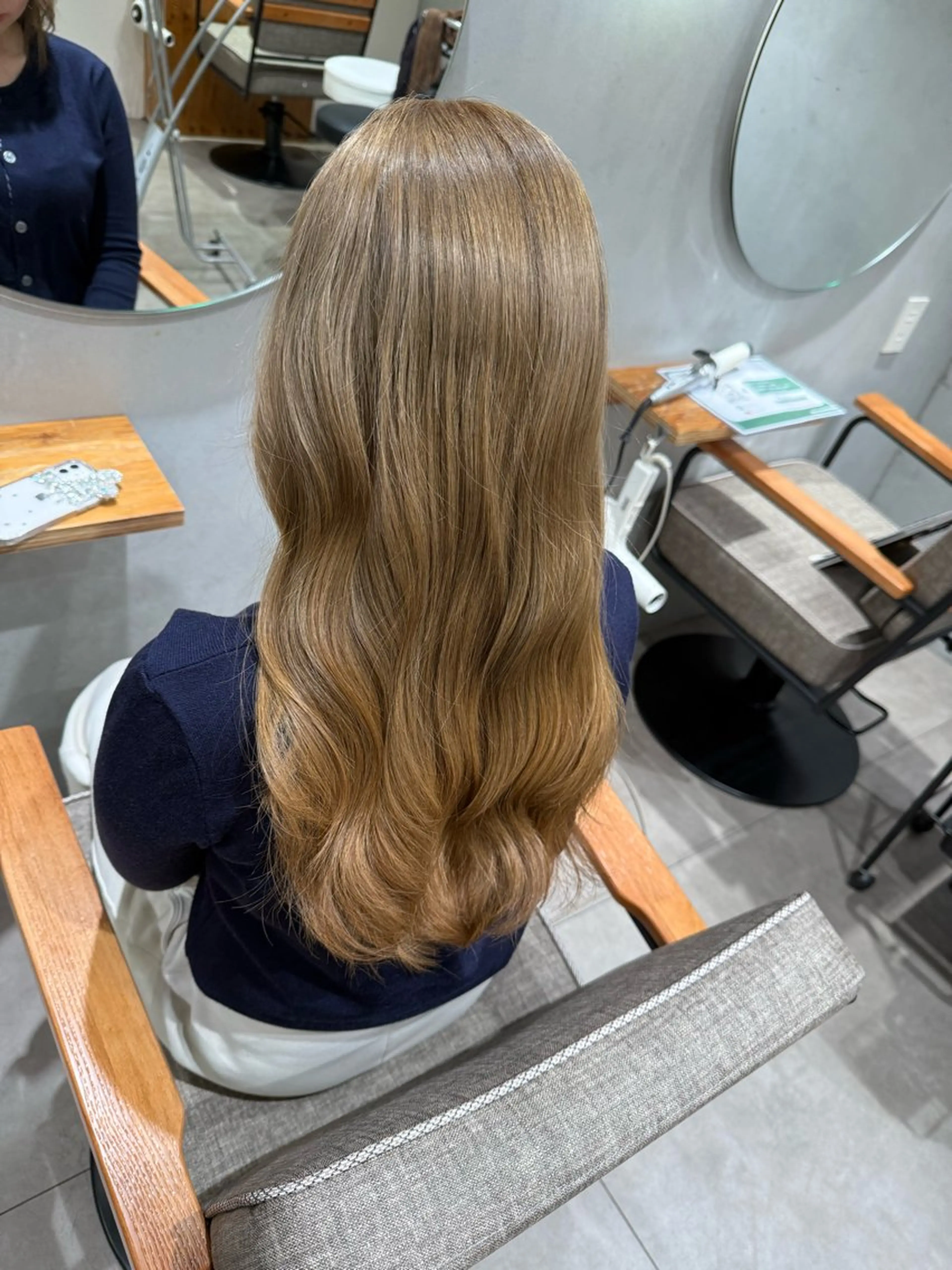 ロング ヘアカラー 松平 拓巳のヘアスタイル