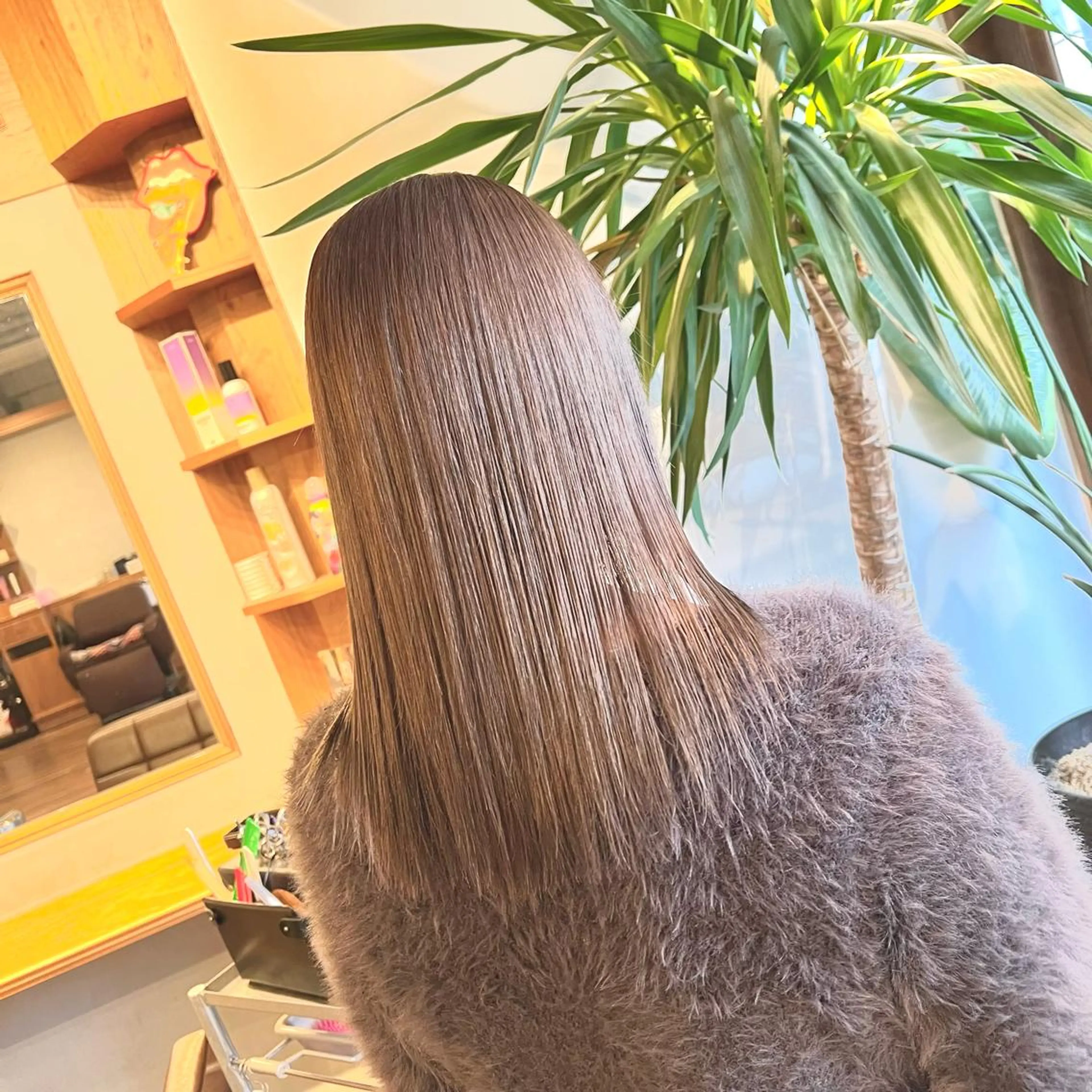 ロング カラー ブリーチ グレージュ カット ヘアカラー トリートメント 瀬川 響音のヘアスタイル