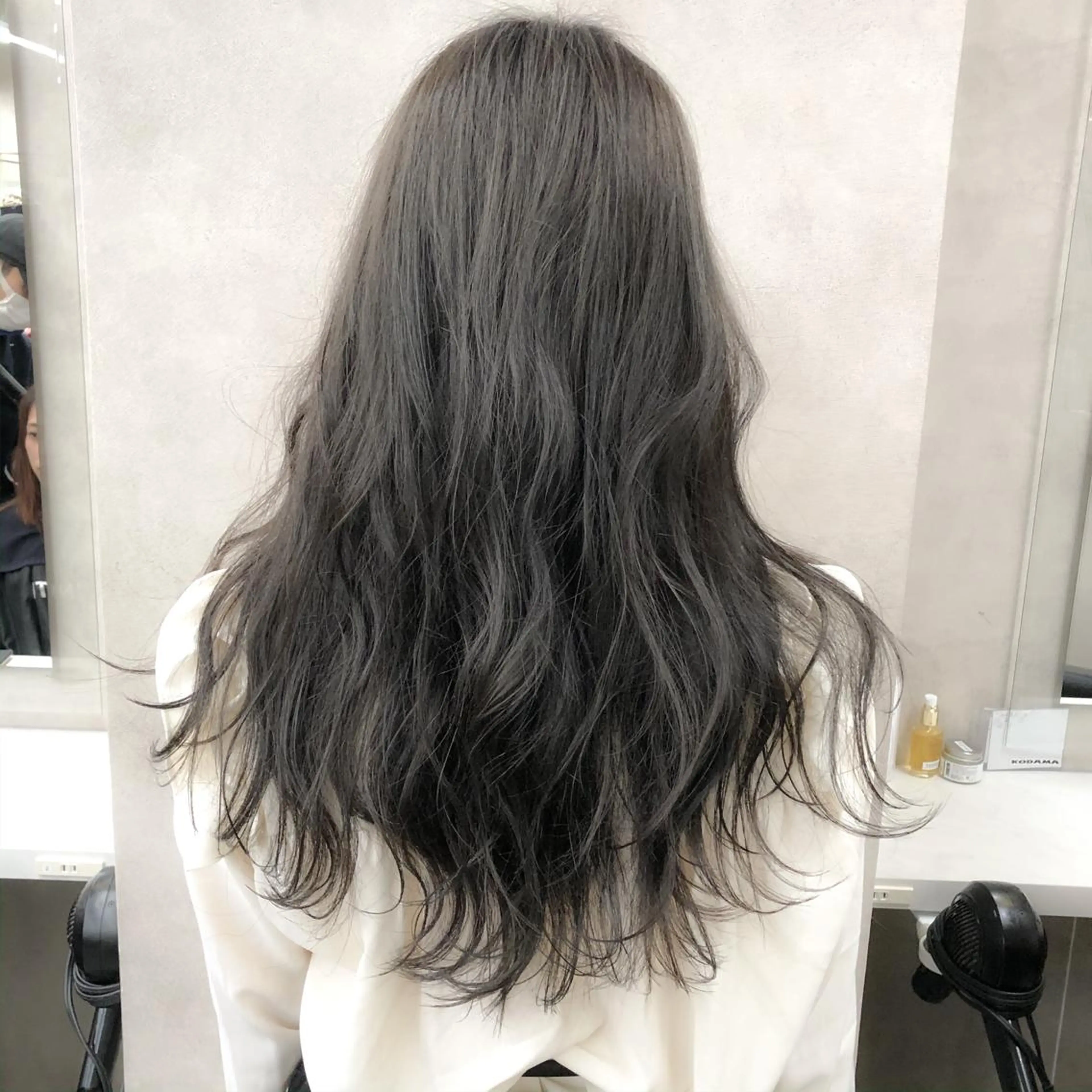 ロング ハイトーン×レイヤー カットTAKUMIのヘアスタイル