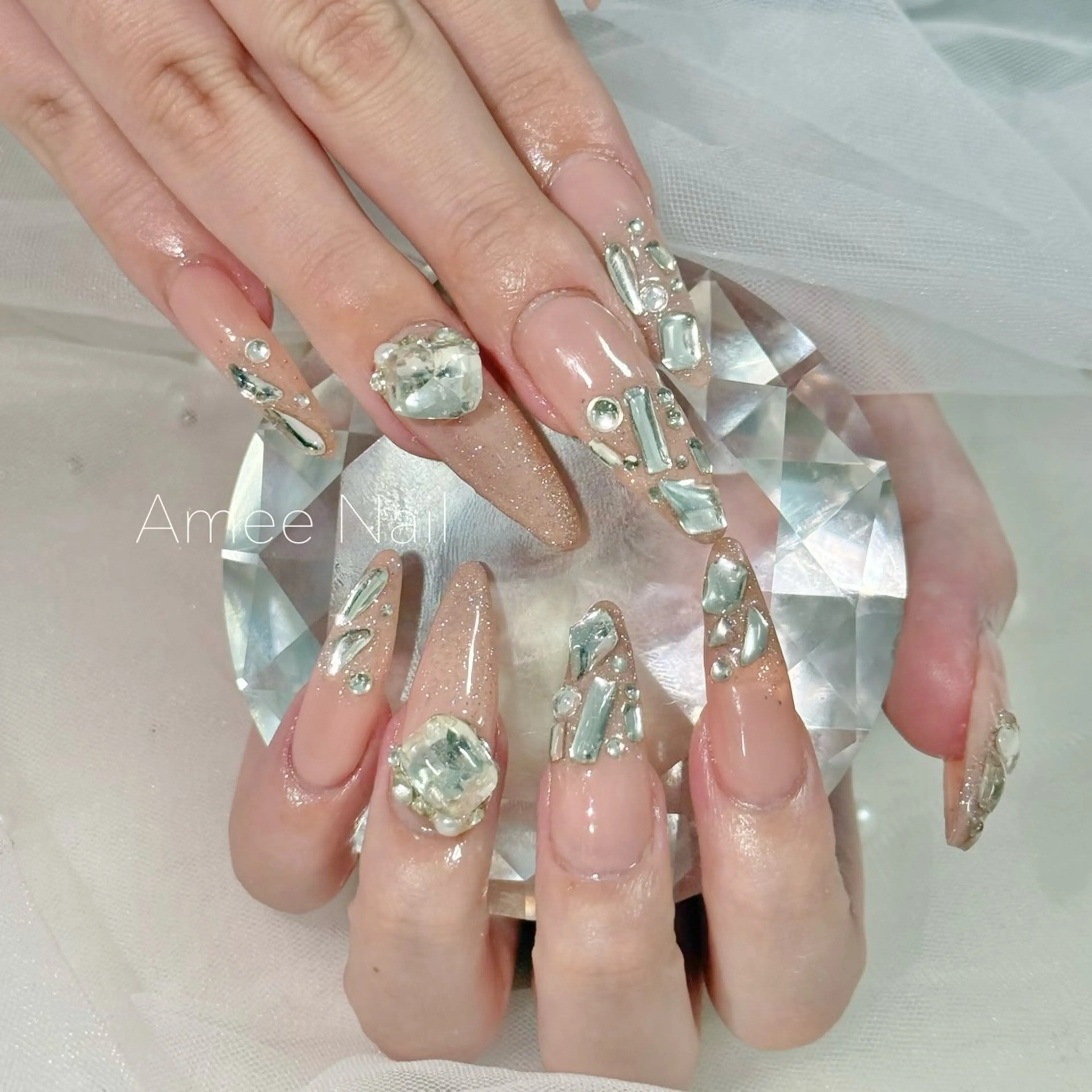 ネイル 成人式 ロングネイル マグネットネイル 大理石ネイル(マーブル) リボン ハンドネイル Amee Nail Salonのネイルデザイン