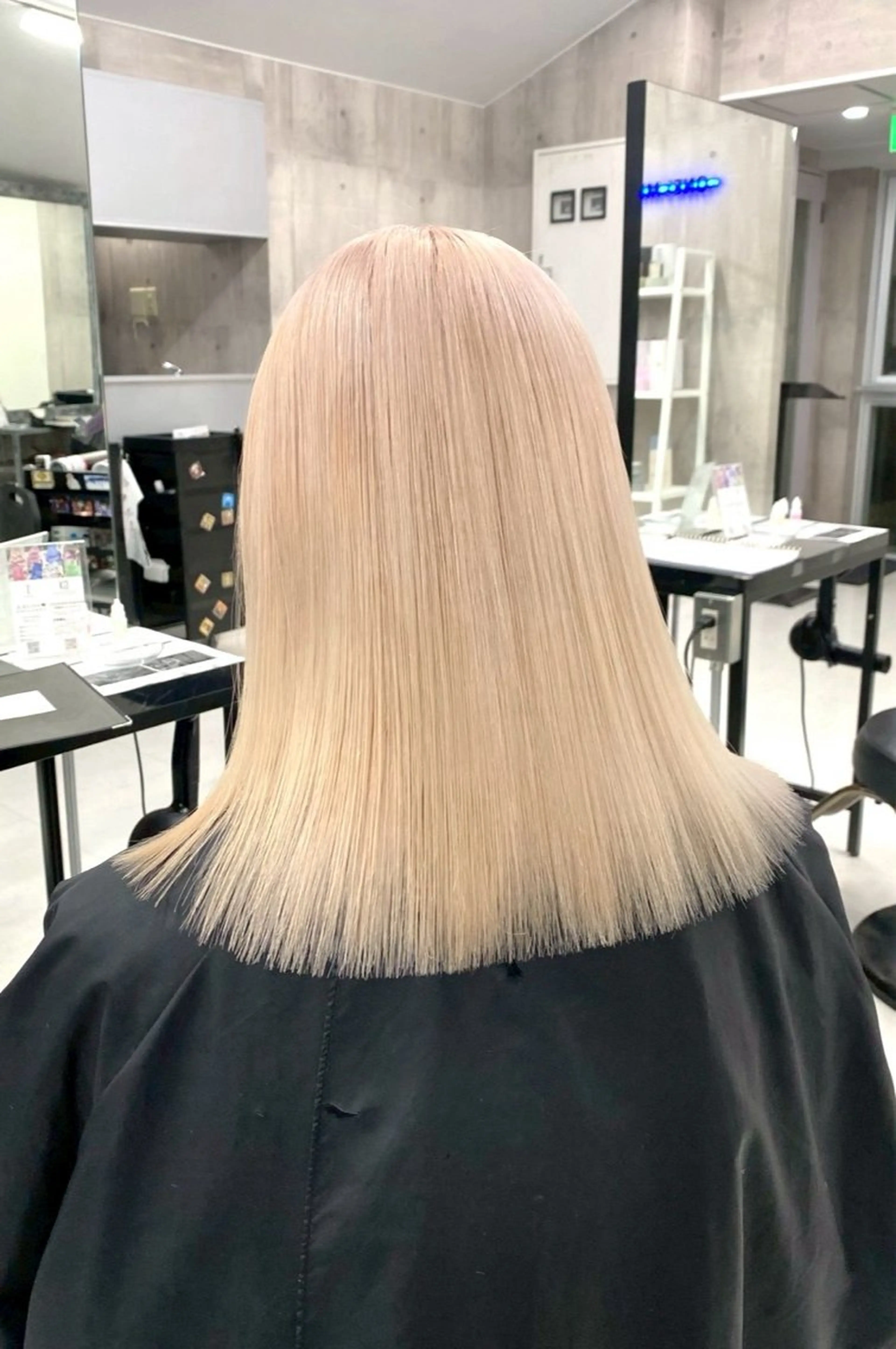 カラー 【🦋ハイトーンリタ ッチ🦋】ENAのヘアスタイル