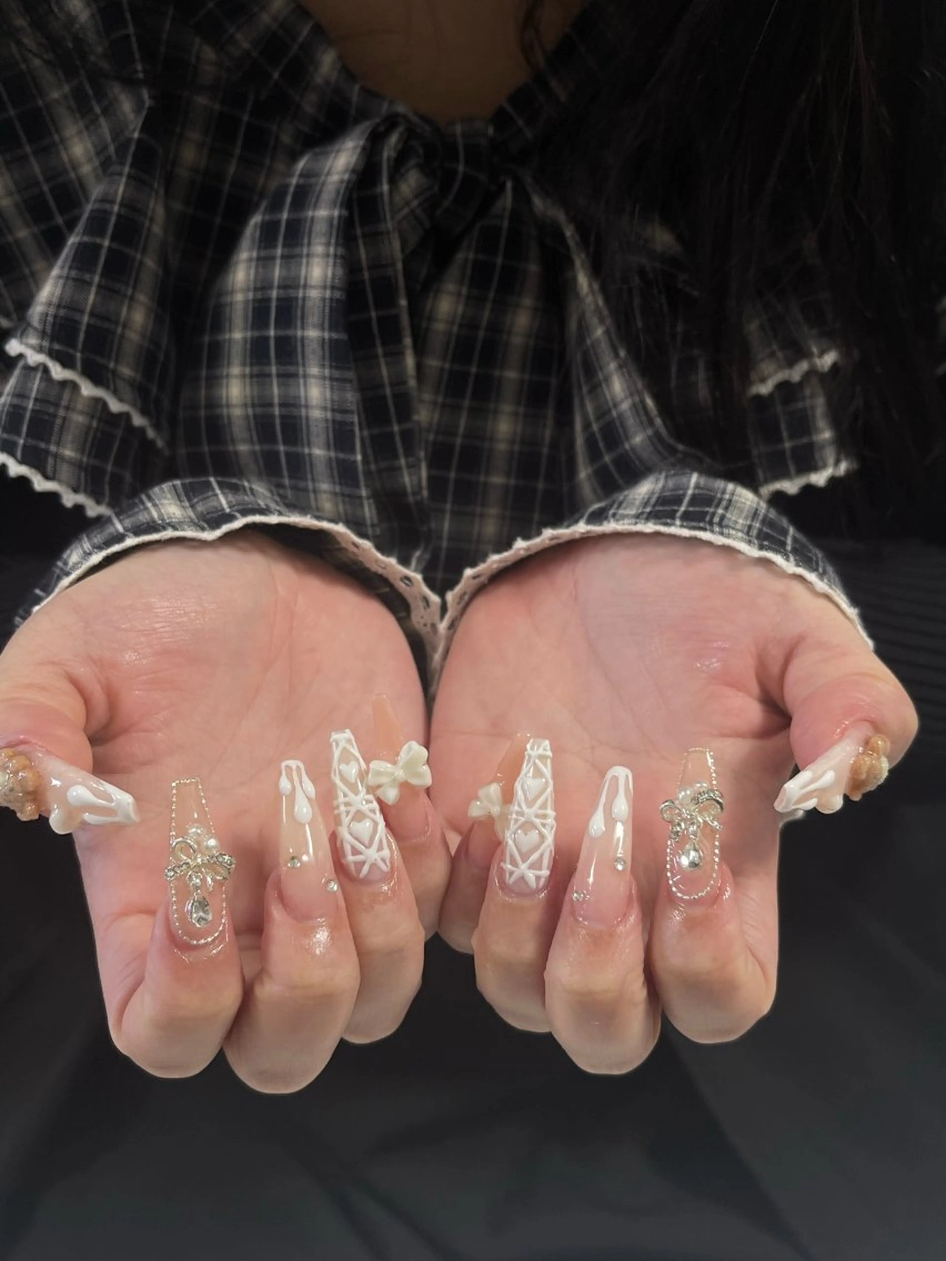 ネイル アートネイル ジェルネイル グラデーション キラキラネイル ニュアンスネイル ハンドネイル Kitty Nailのネイルデザイン