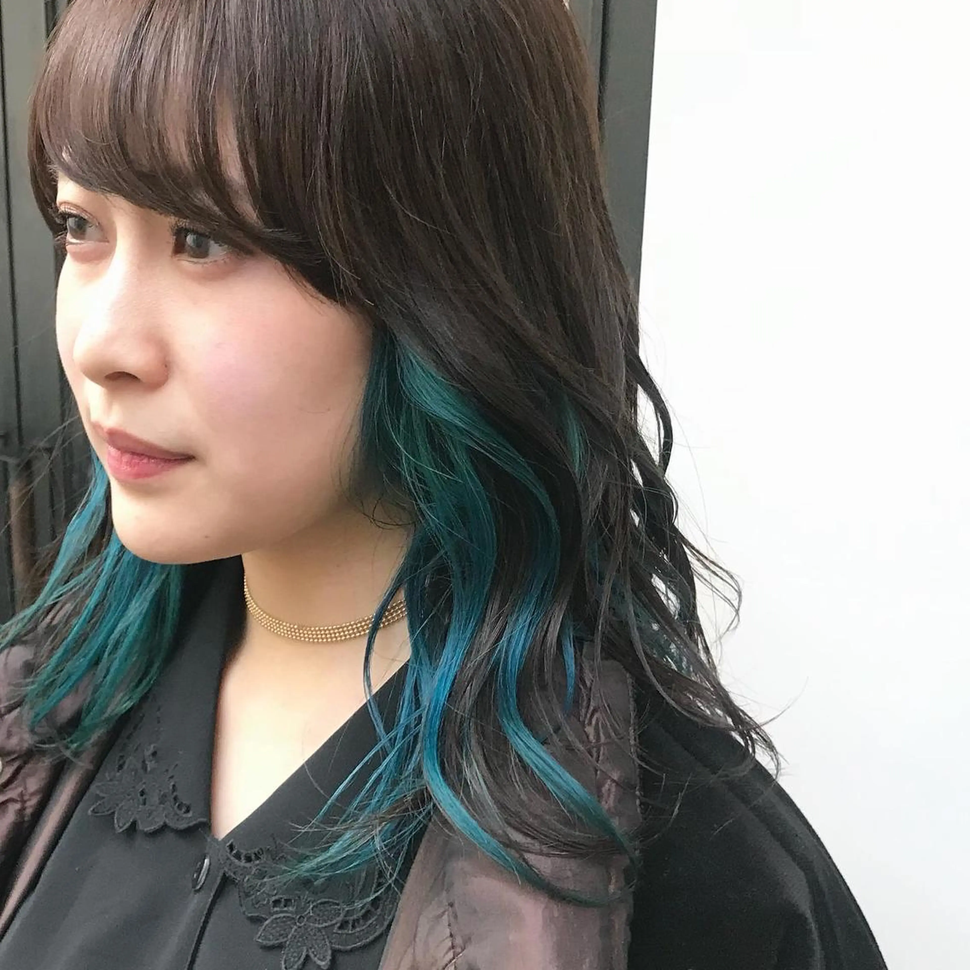 セミロング カラー ブリーチ ブルーカラー tonari 梅田、中崎町のヘアスタイル