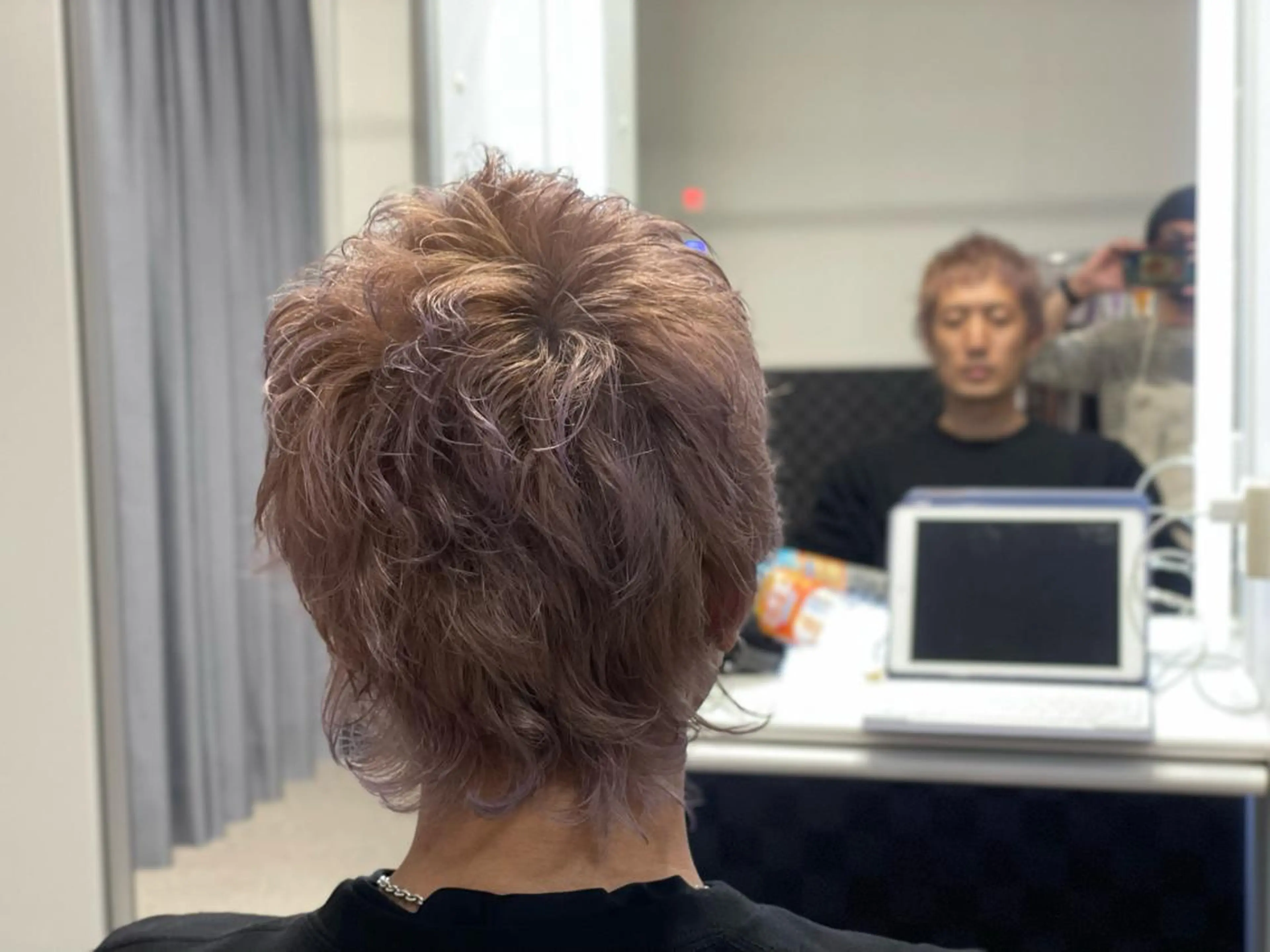 ショート カラー メンズ メンズウルフカット ショートヘア ウルフカット 平山 弘樹のヘアスタイル