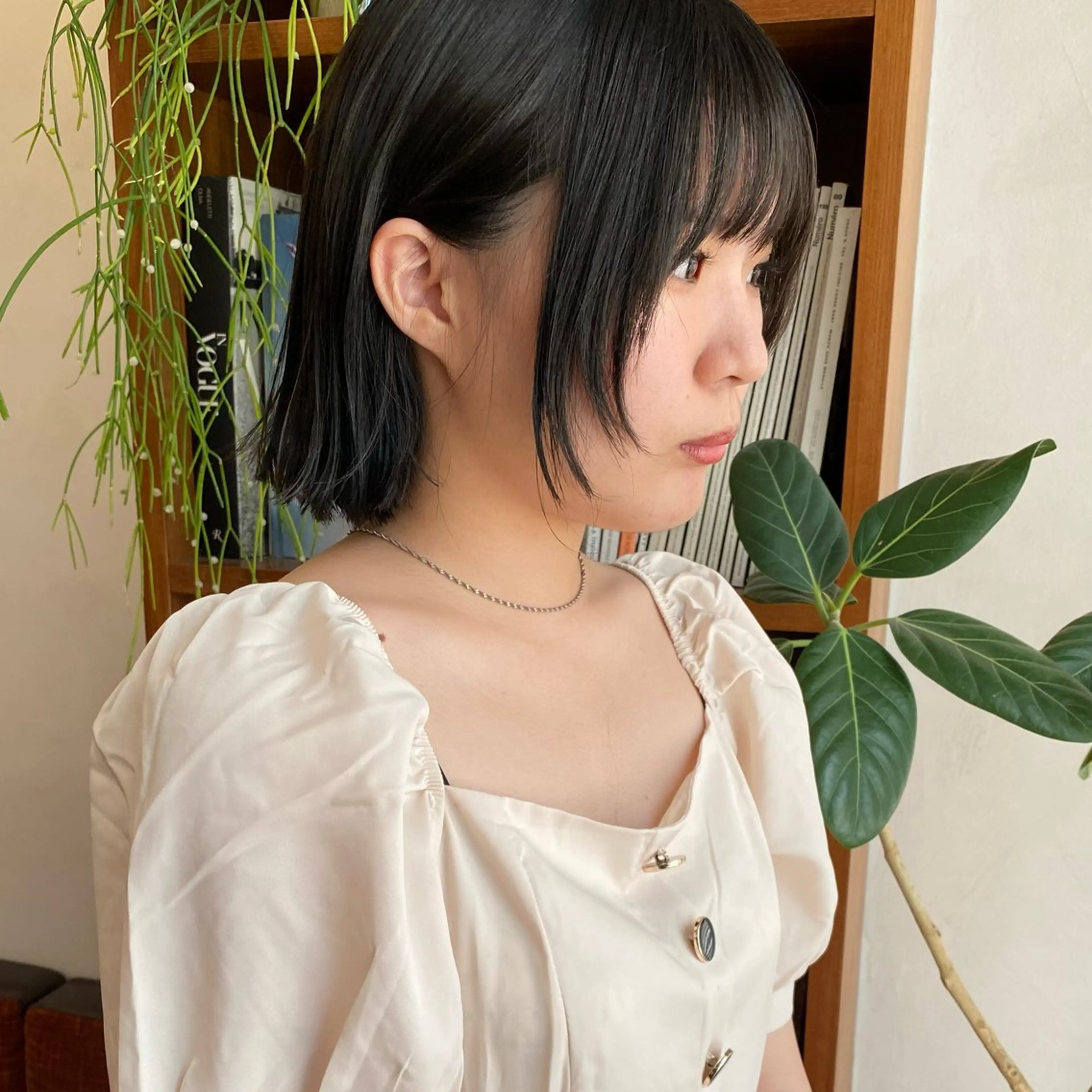 ショート カラー 切りっぱなしボブ ボブ 顔まわりレイヤー 顔周りカット レイヤーカット カット ヘアカラー トリートメント 似合わせレイヤー/ パーマヘア/高倉のヘアスタイル