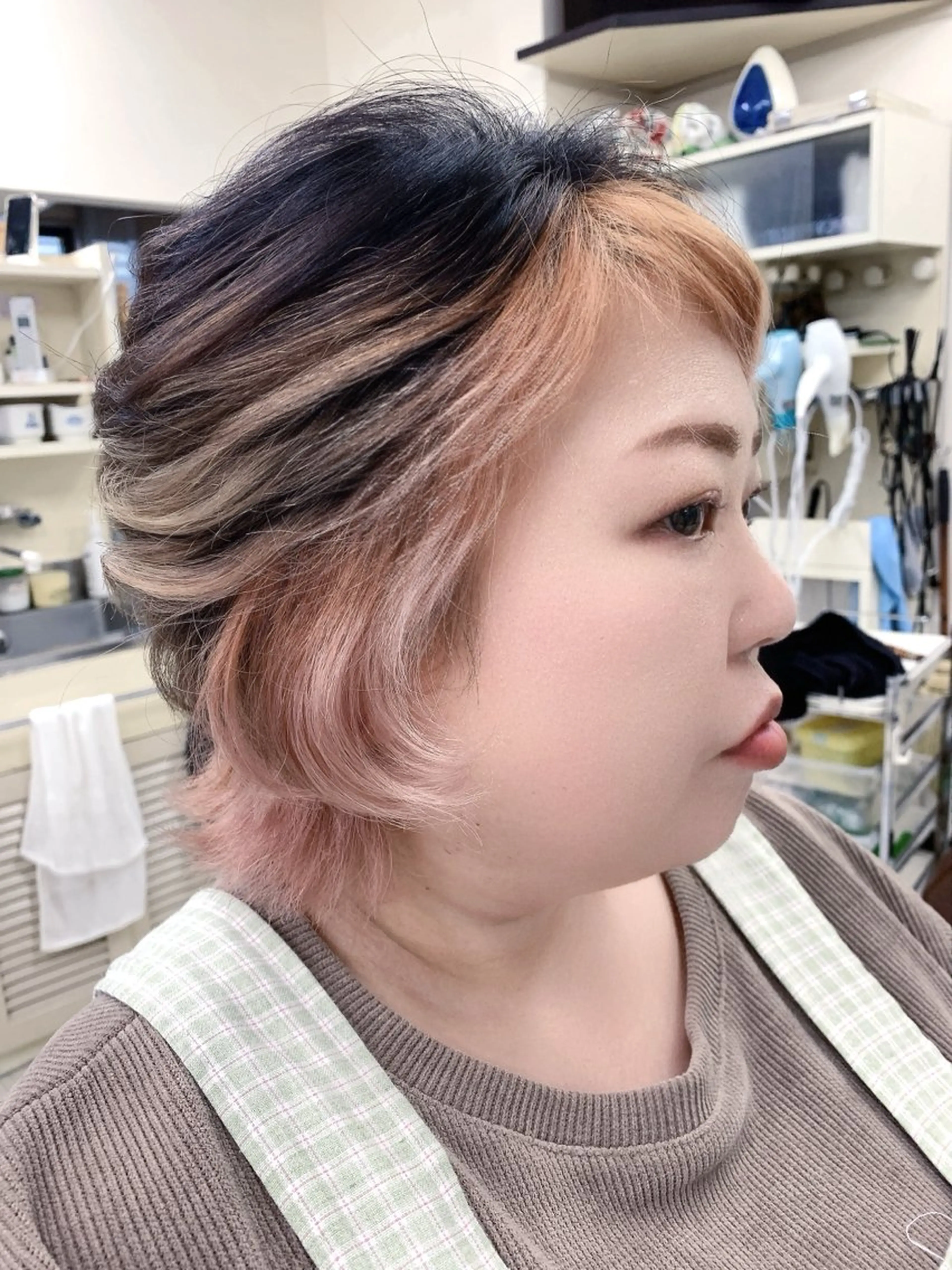 カラー イヤリングカラー 竹内 秀美のヘアスタイル