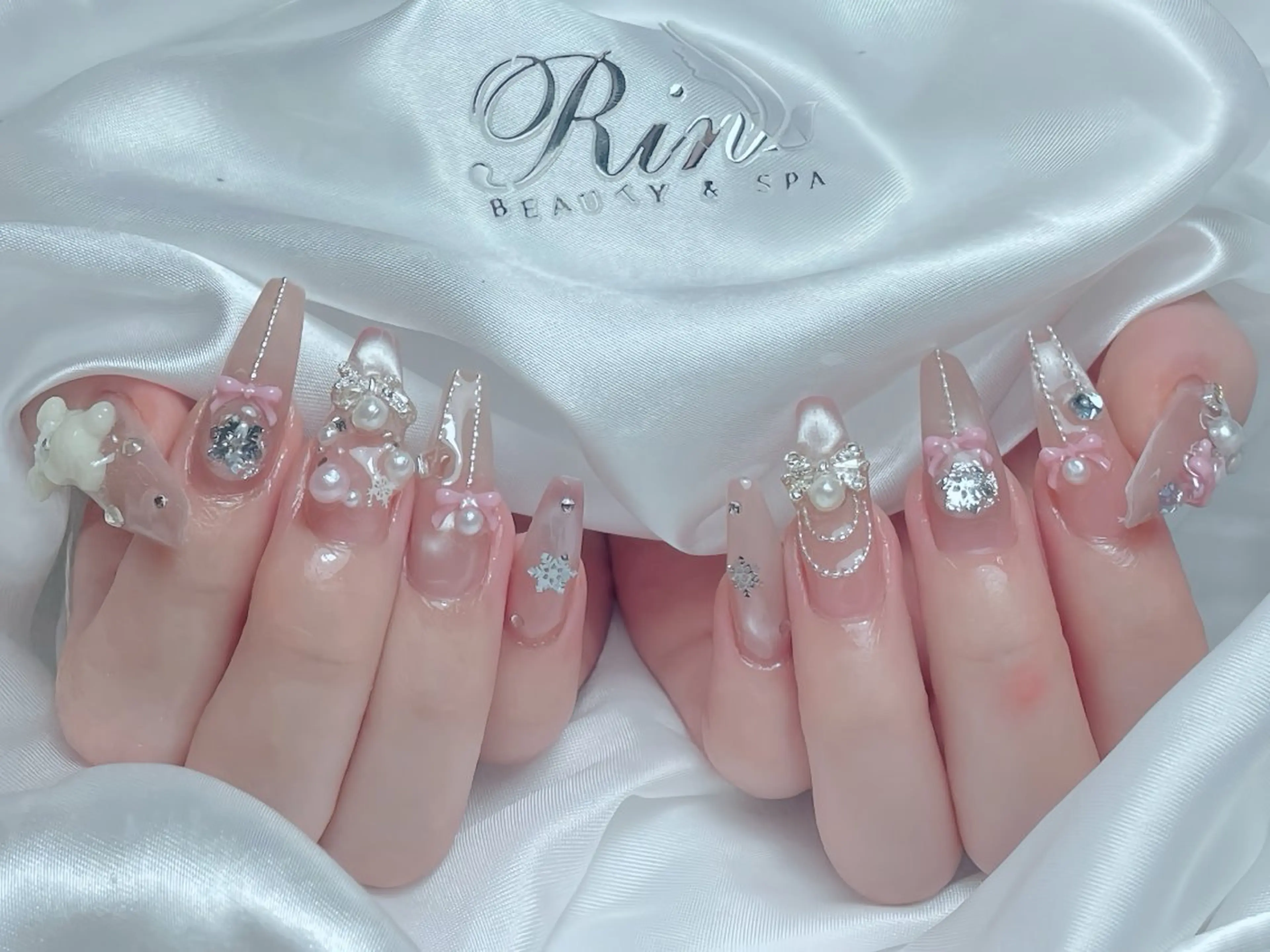 ネイル べっ甲ネイル チークネイル フラッシュネイル フラワーネイル フットネイル ハンドネイル Rin Nail 新大久保店のネイルデザイン