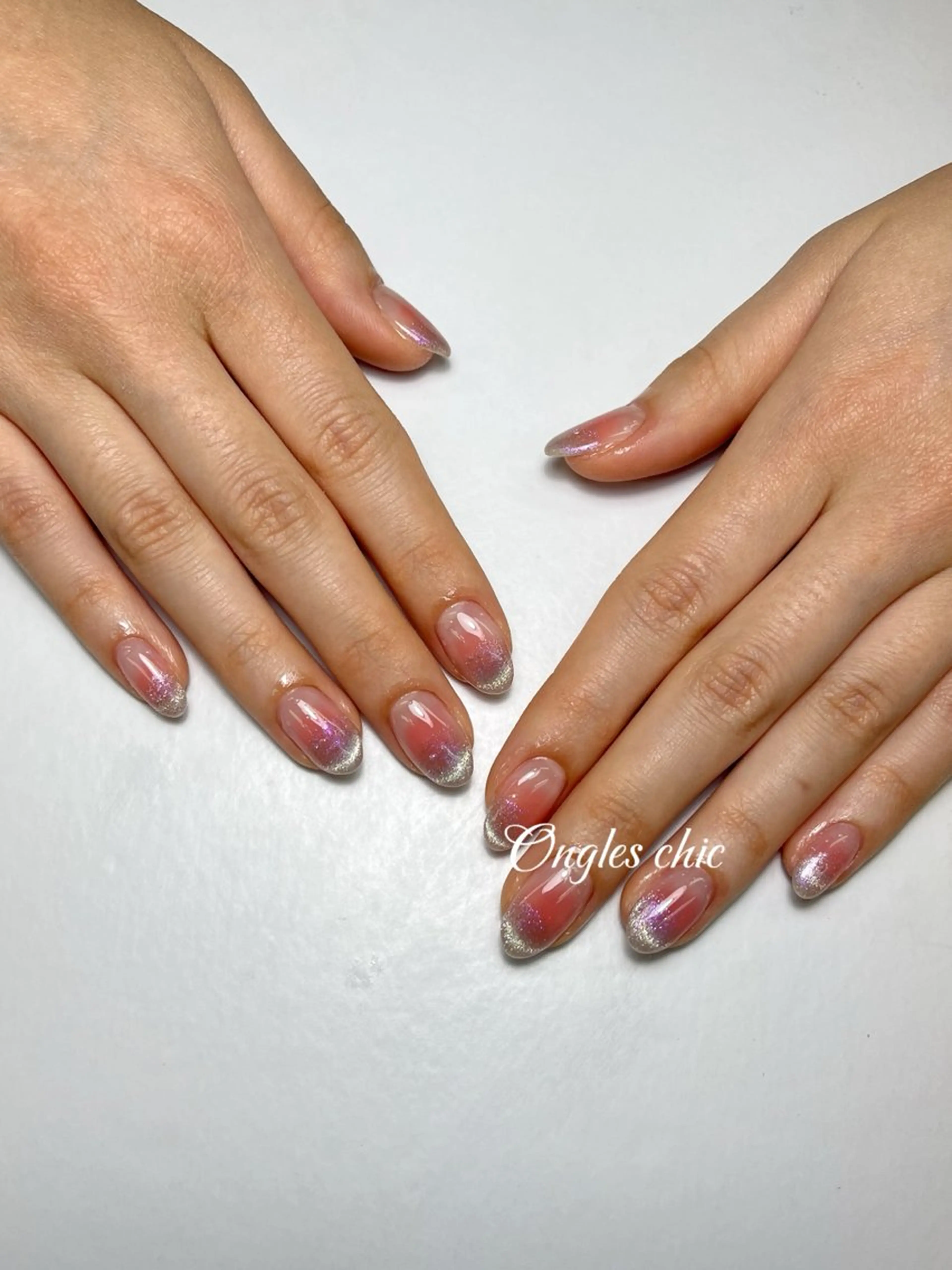 マグネットチークネイル　(オフ別料金)の写真