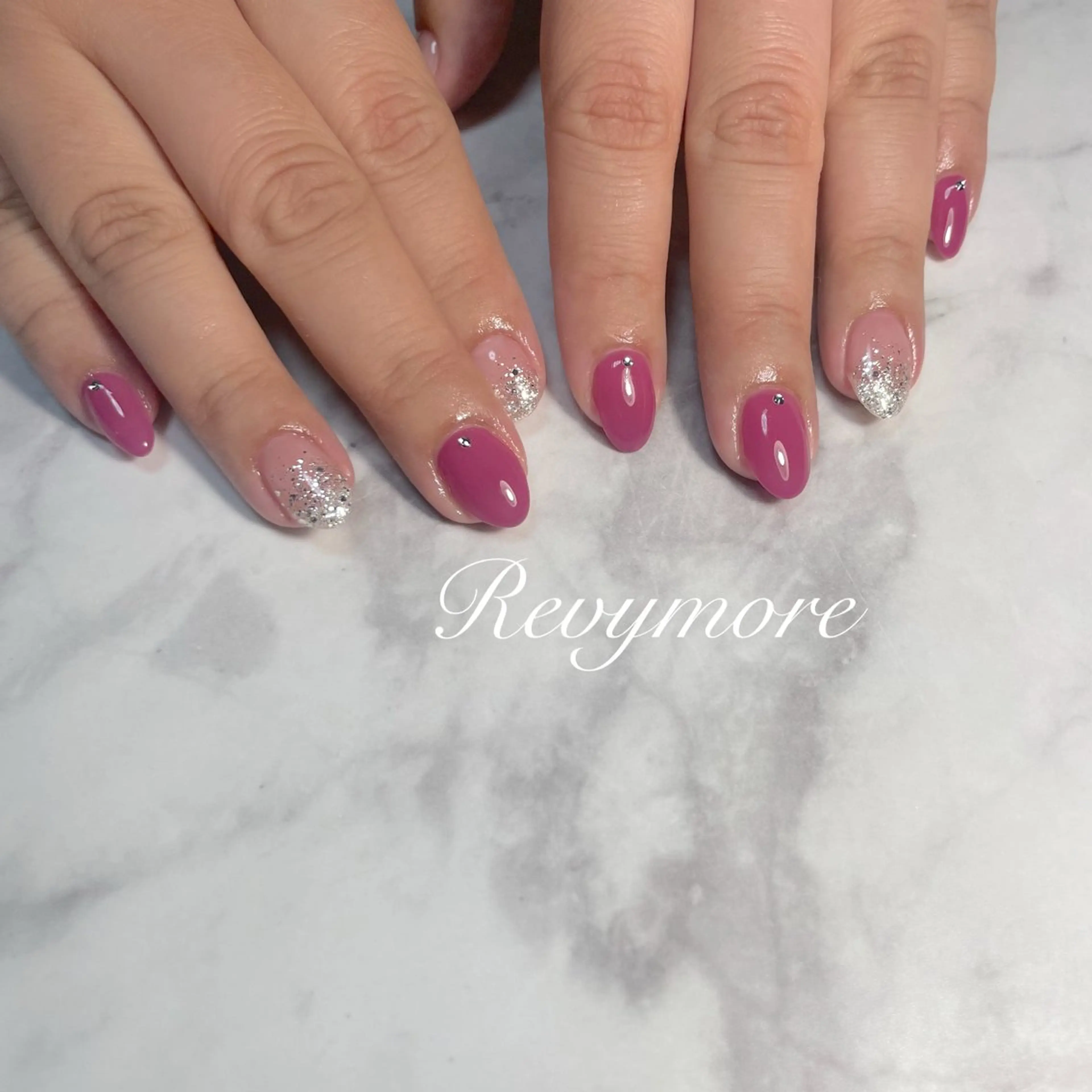 ネイル ジェルネイル 韓国ネイル ニュアンスネイル オフィスネイル シンプルネイル ハンドネイル フットネイル nail salon Revymore所属・nail salon Revymoreのネイルデザイン