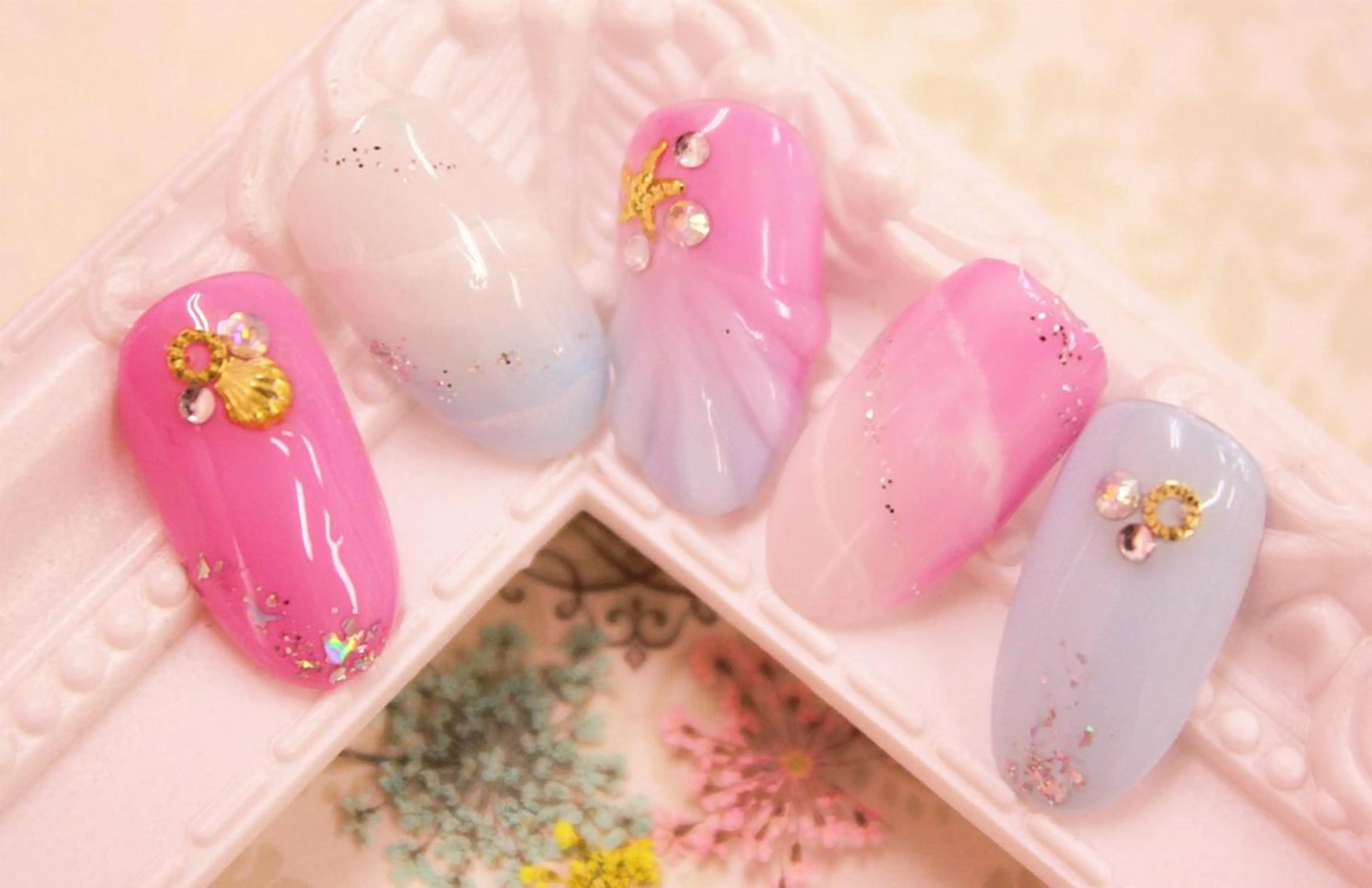 ネイル リラネイル Aikenのネイルデザイン