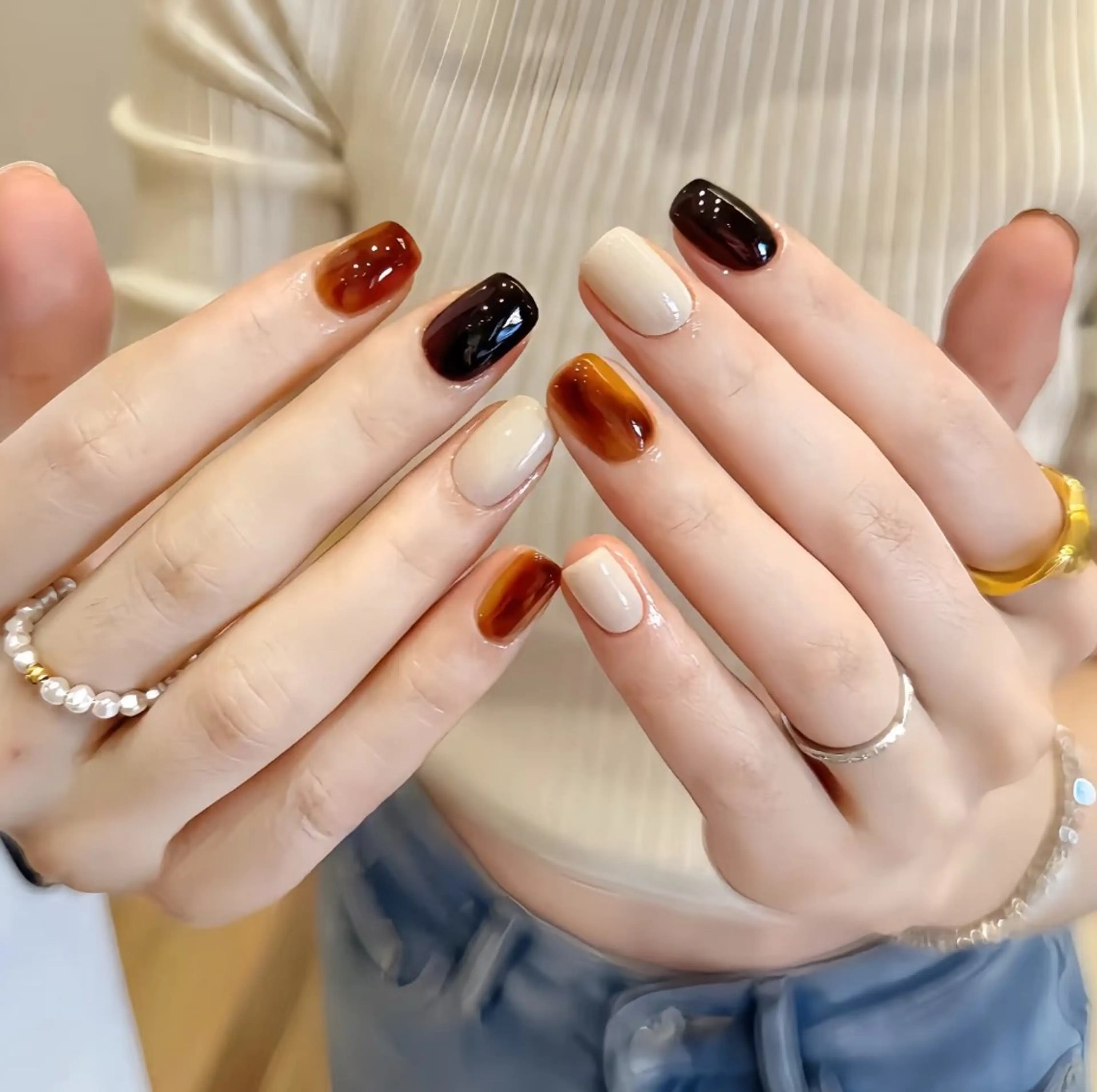 ネイル フレンチネイル グラデーション キラキラネイル 韓国ネイル マグネットネイル ハンドネイル 🎀🎀YooLi Nail Salonのネイルデザイン