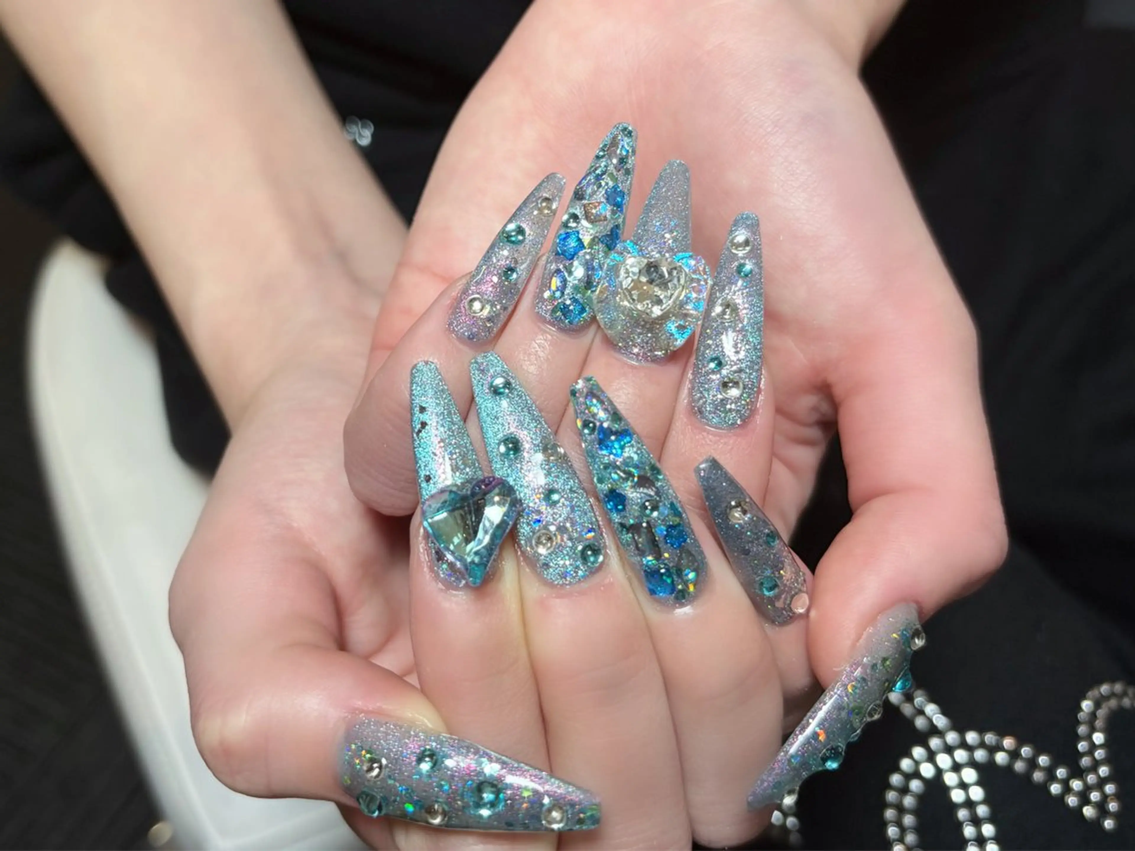 ネイル オーロラネイル 長さ出し フレンチネイル ジェルネイル ガラスフレンチ ハンドネイル Rela・S NAILのネイルデザイン