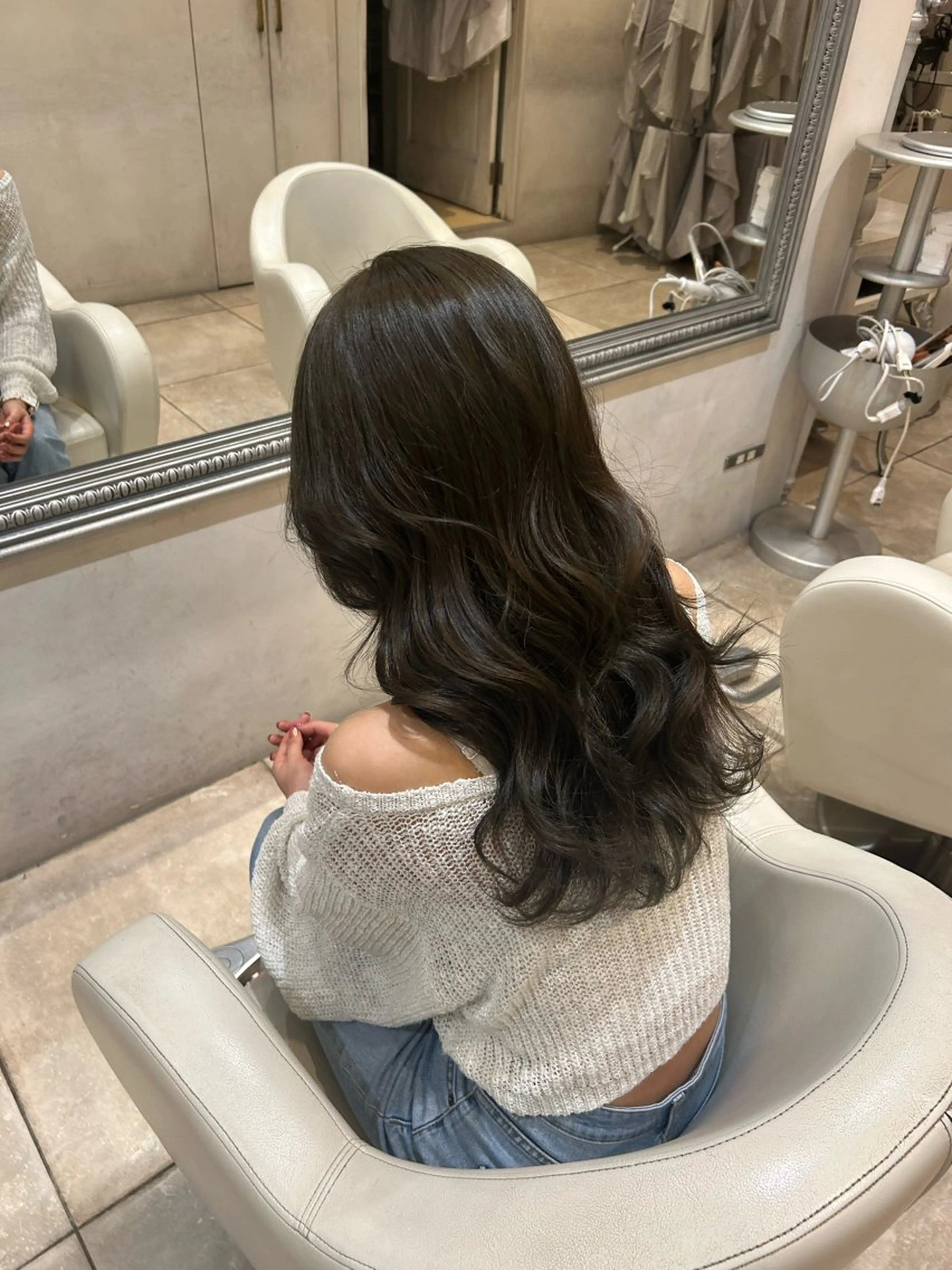 ロング レイヤーカット/ 透明感カラー/カナのヘアスタイル