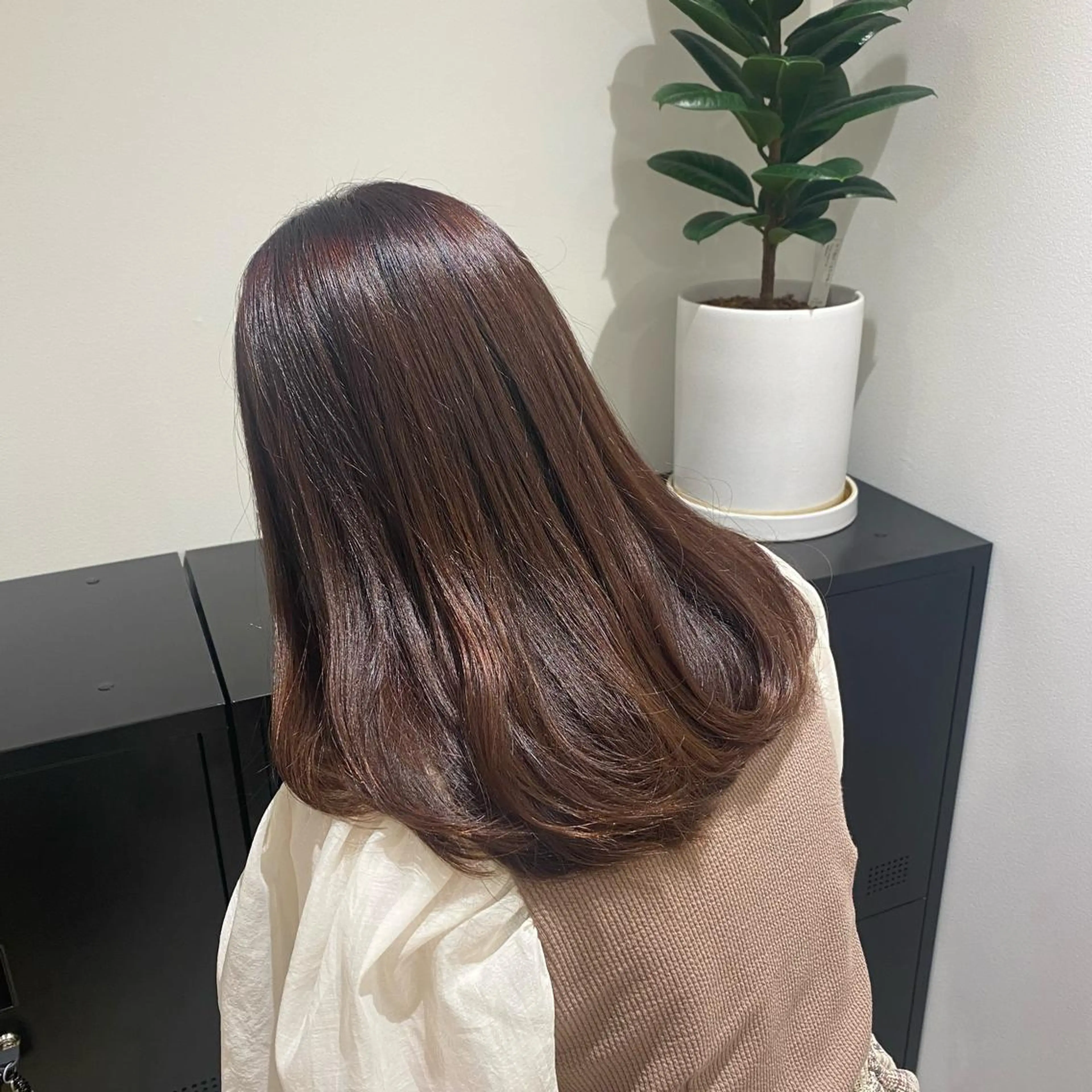 セミロング カラー ピンクカラー トリートメント fumi🪞血色感 アップ艶カラーのヘアスタイル