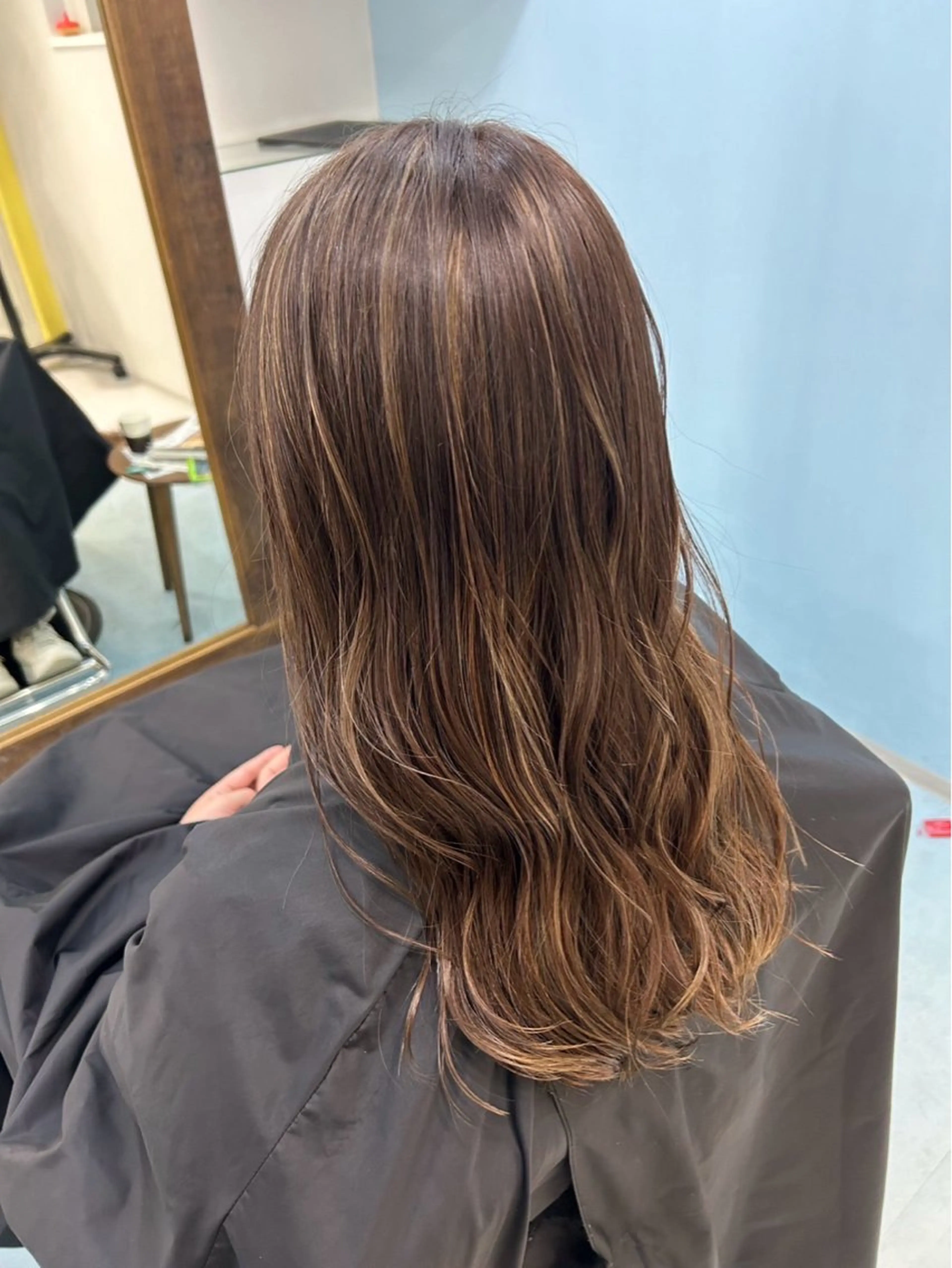 ロング カラー ハイライトカラー ハイライト 足立 芹音のヘアスタイル