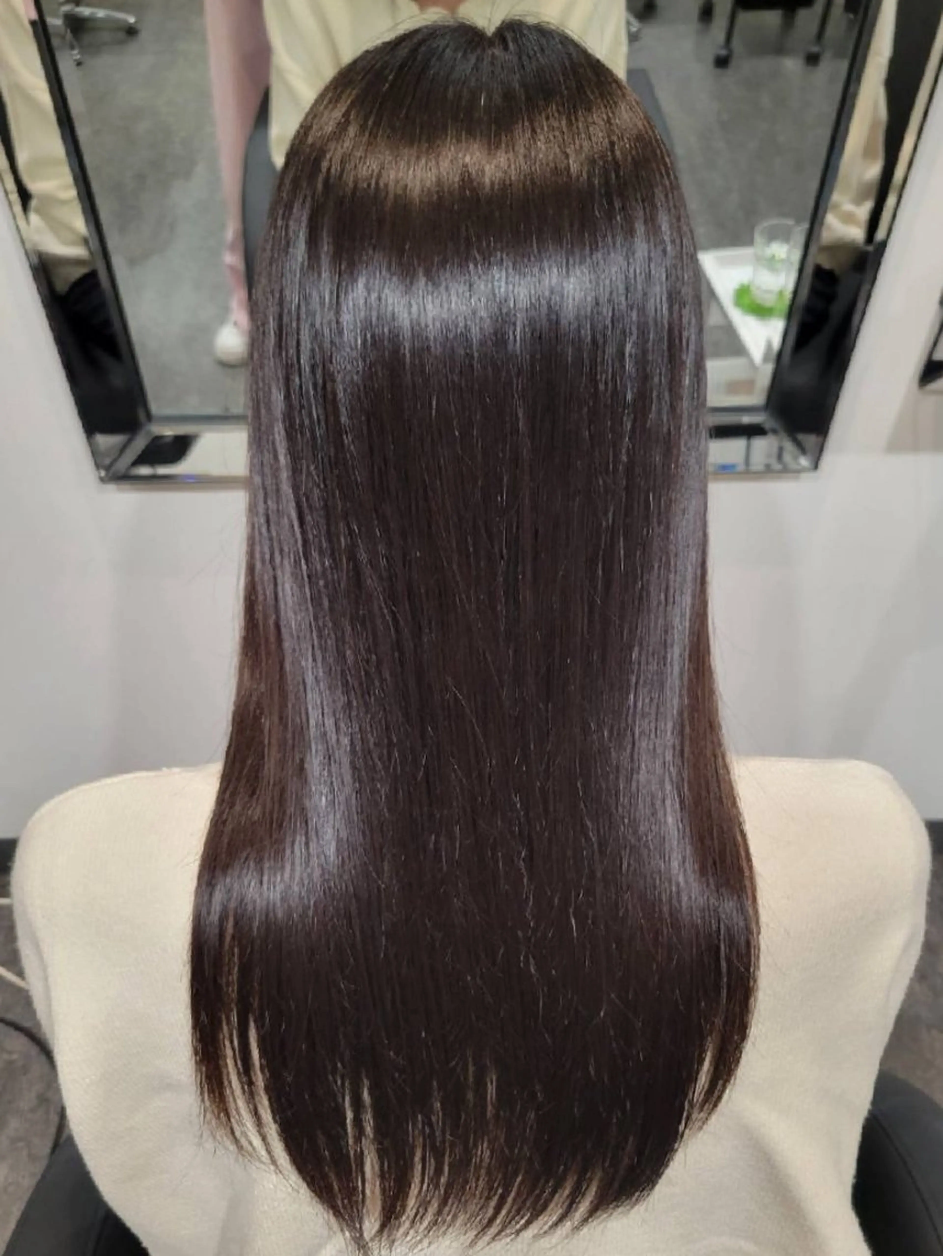 セミロング 縮毛矯正 LEE HANAのヘアスタイル