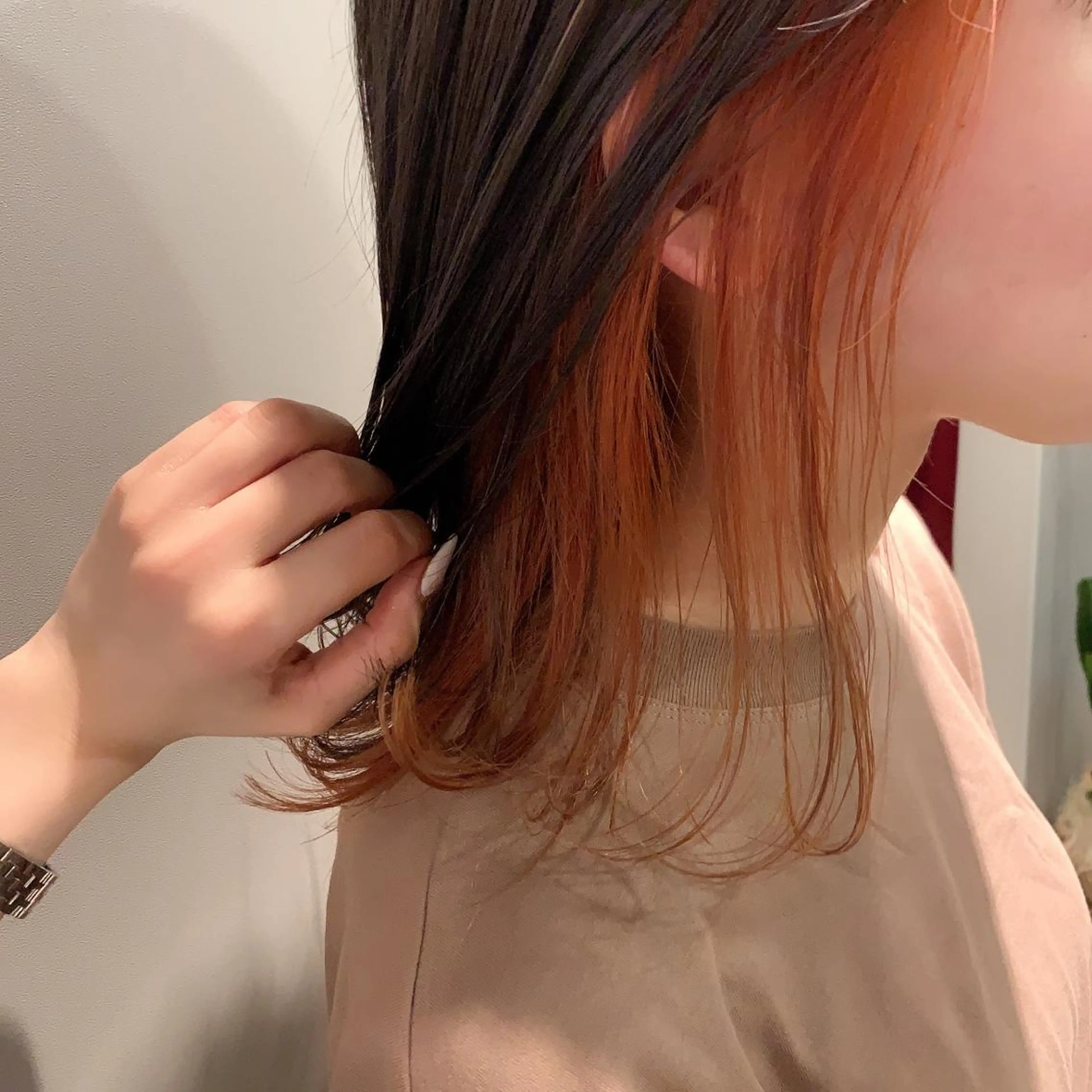 ミディアム カラー UMEDA FIGAROのヘアスタイル