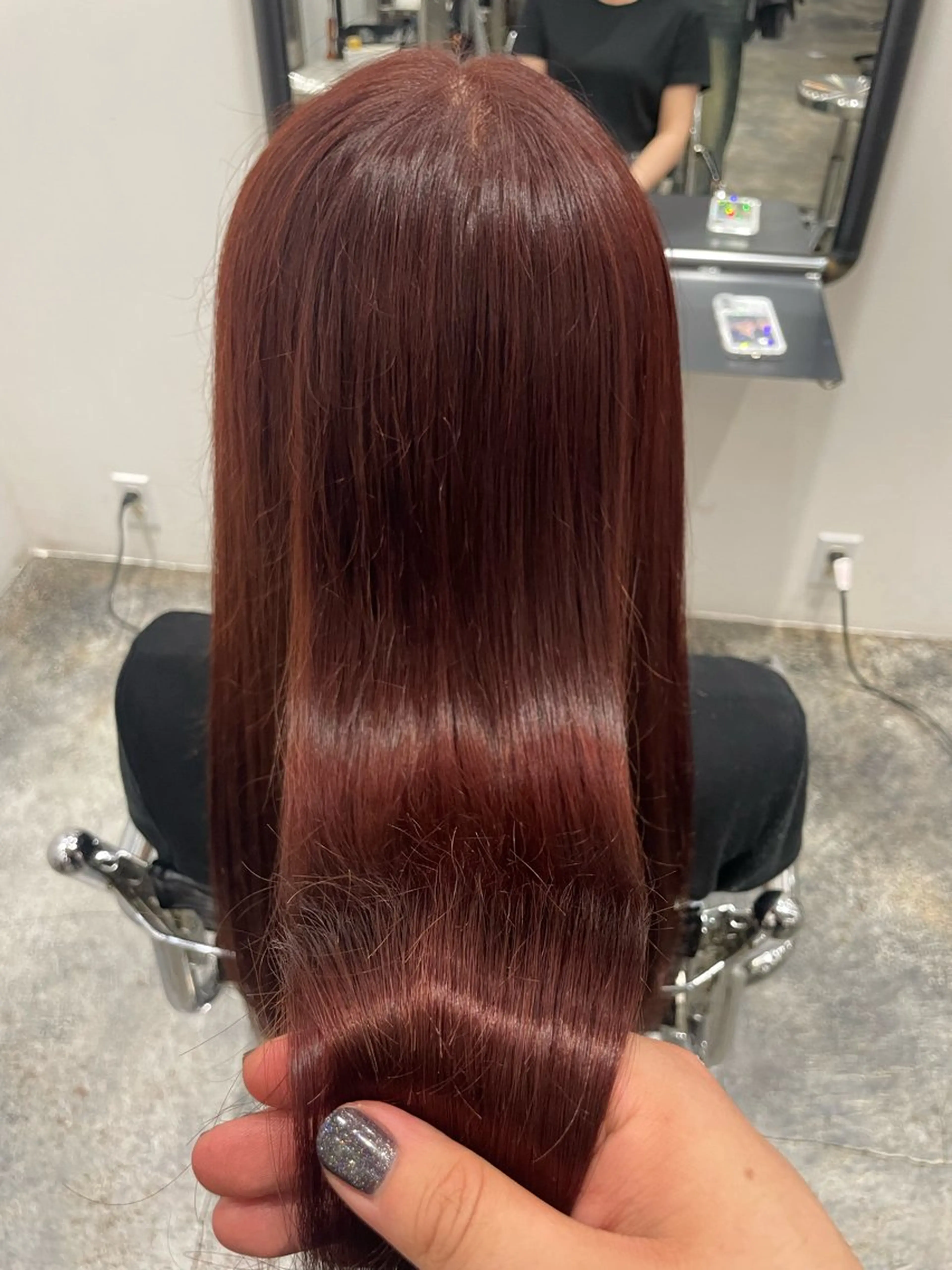 カラー ヘアカラー トリートメント NINA所属・水科 ひびきのヘアスタイル