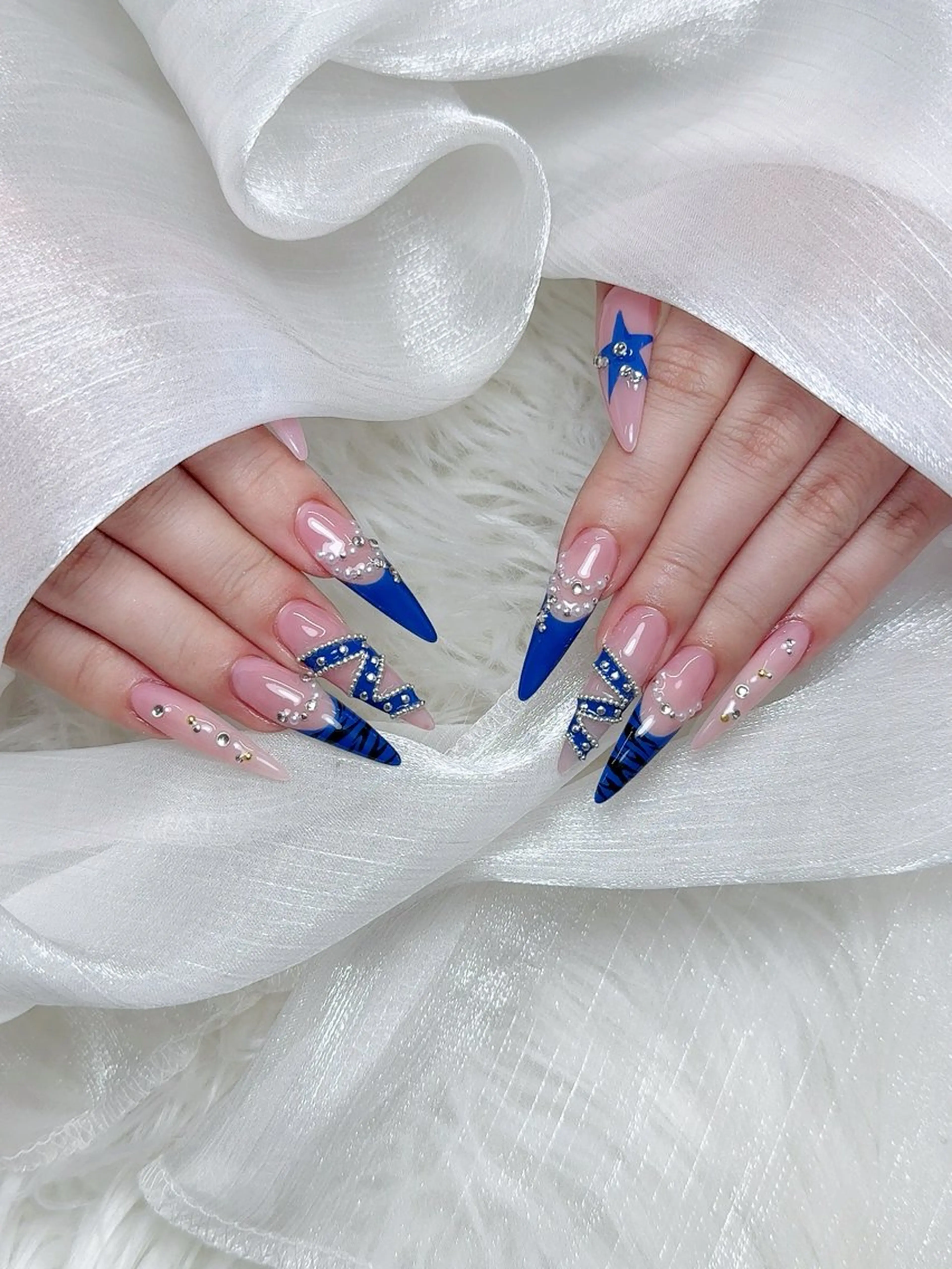 ネイル ハンドネイル ENsalon akiのネイルデザイン