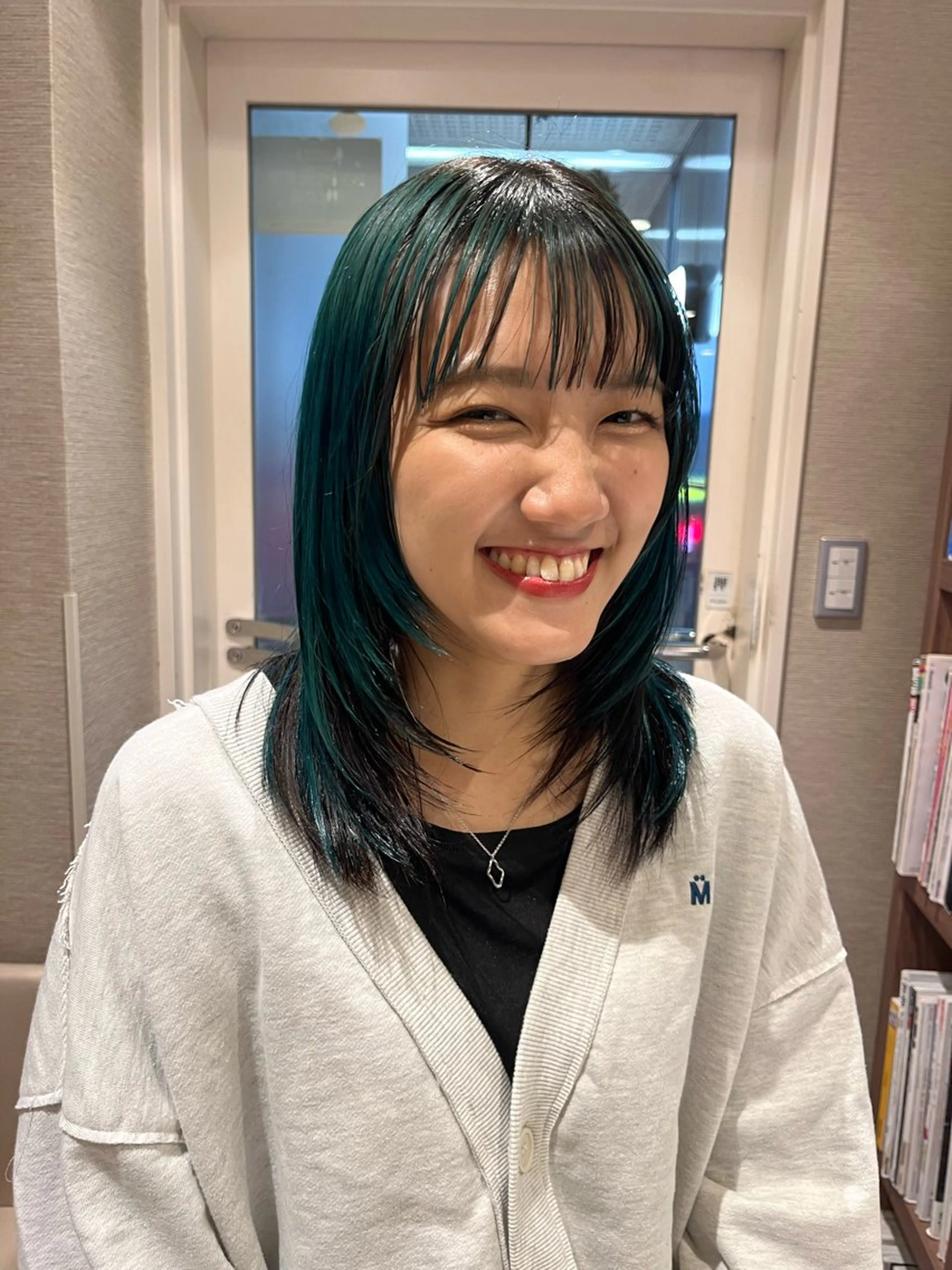 セミロング カラー ブリーチ 顔まわりレイヤー 顔周りカット レイヤーカット dogstar小林諒 パーマ/レイヤーのヘアスタイル