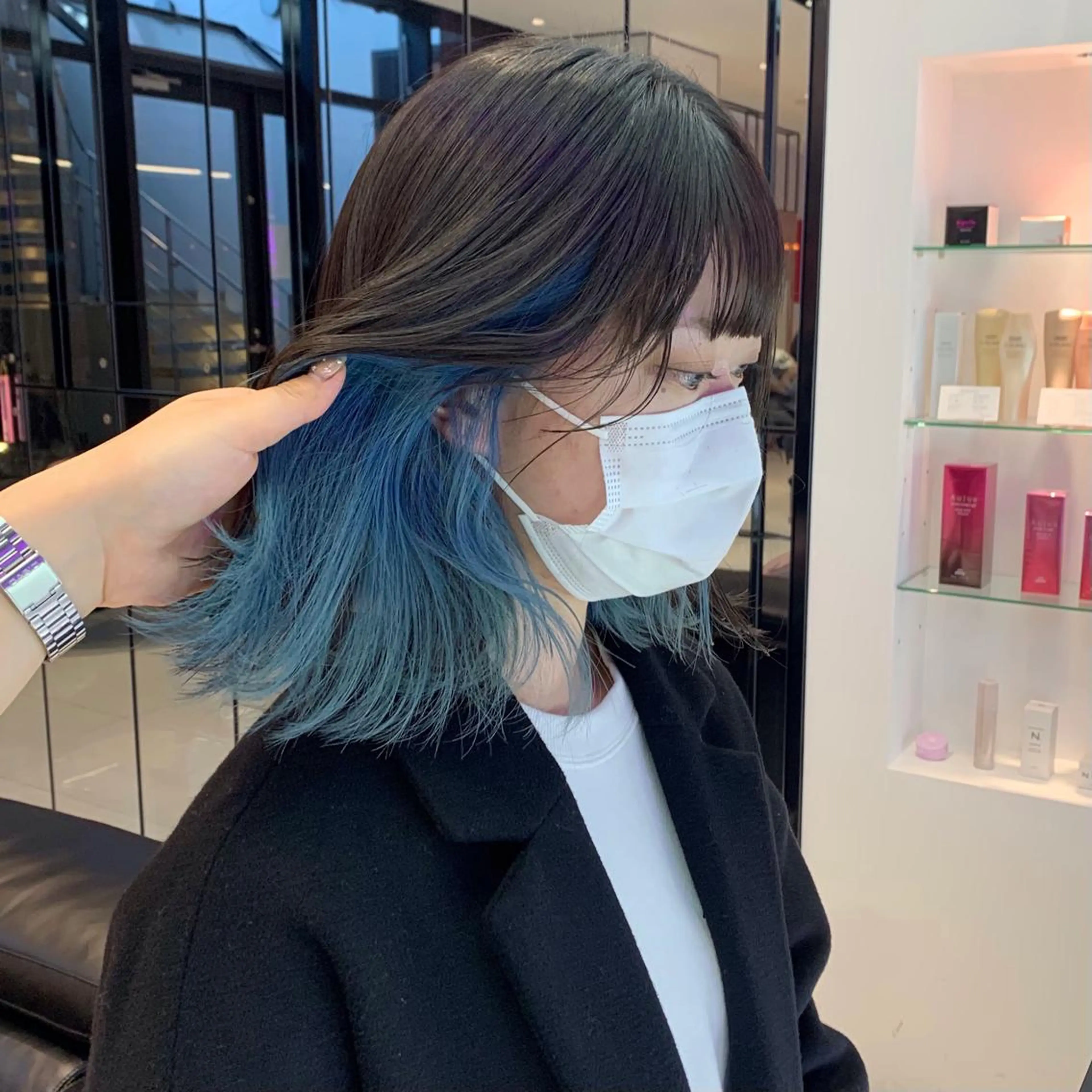 ミディアム カラー ブルーカラー インナーカラー ハッシュカット/ハイ トーン/MANAMIのヘアスタイル