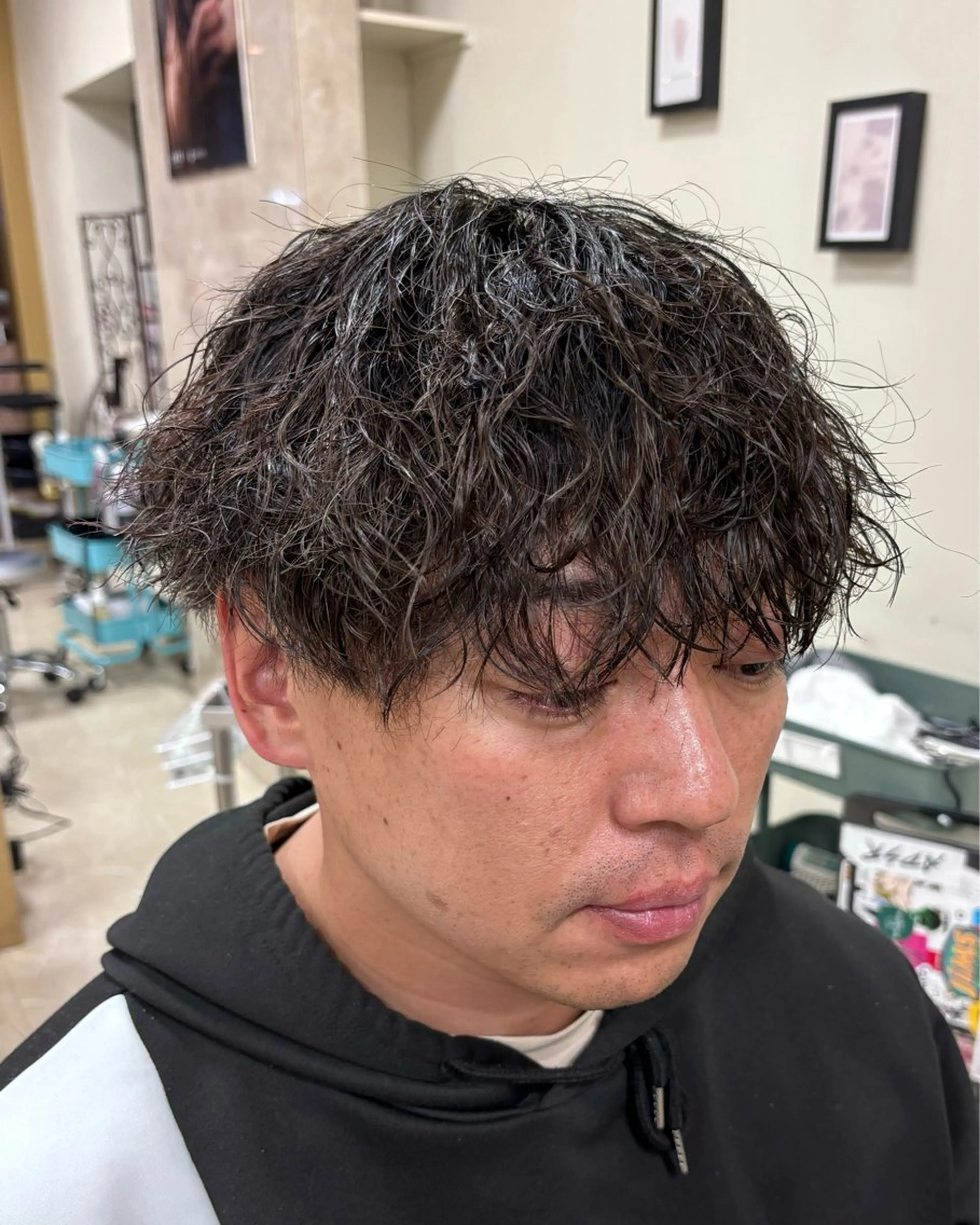 パーマ メンズ 会社で浮かない ビジネスヘア/心斎橋のヘアスタイル